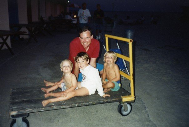 Happy Fathers' Day to the First Man I Ever Loved :)