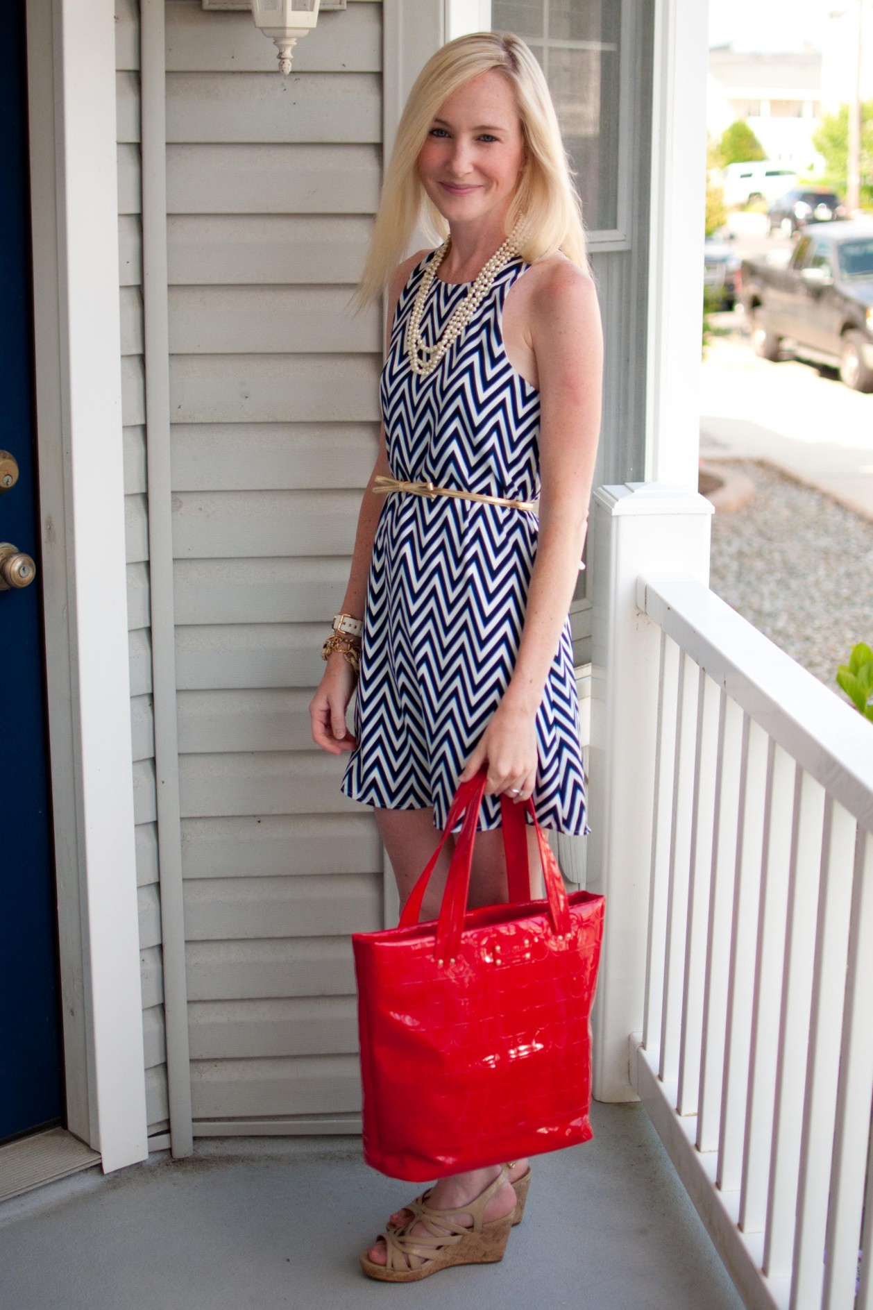 Navy, White and Red: The Perfect Shore Fashion Palette