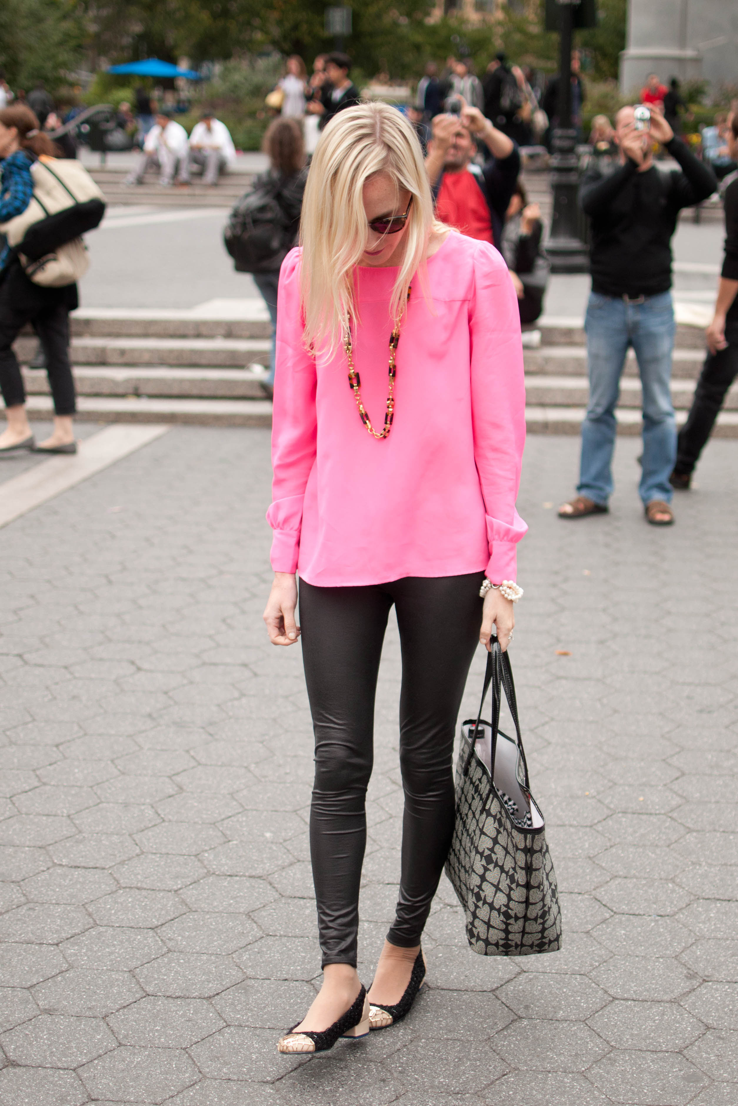 https://kellyinthecity.s3.amazonaws.com/wp-content/uploads/2013/09/pink-shirt-union-square-41.jpg