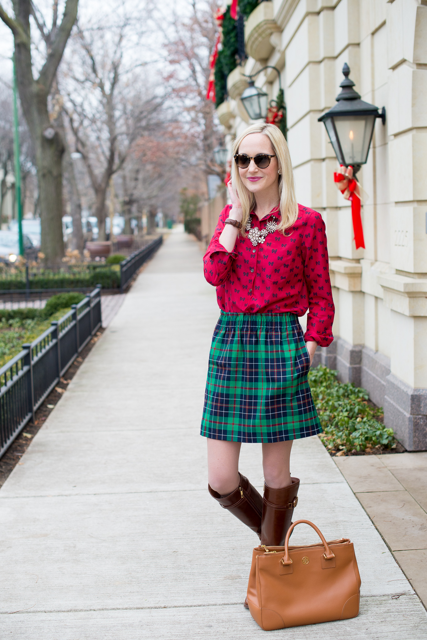 Tory Burch Derby Riding Boot Tory Burch Robinson Tote Oxford Dress New  England Preppy Style Outfit Fall_-3 - SHOP DANDY