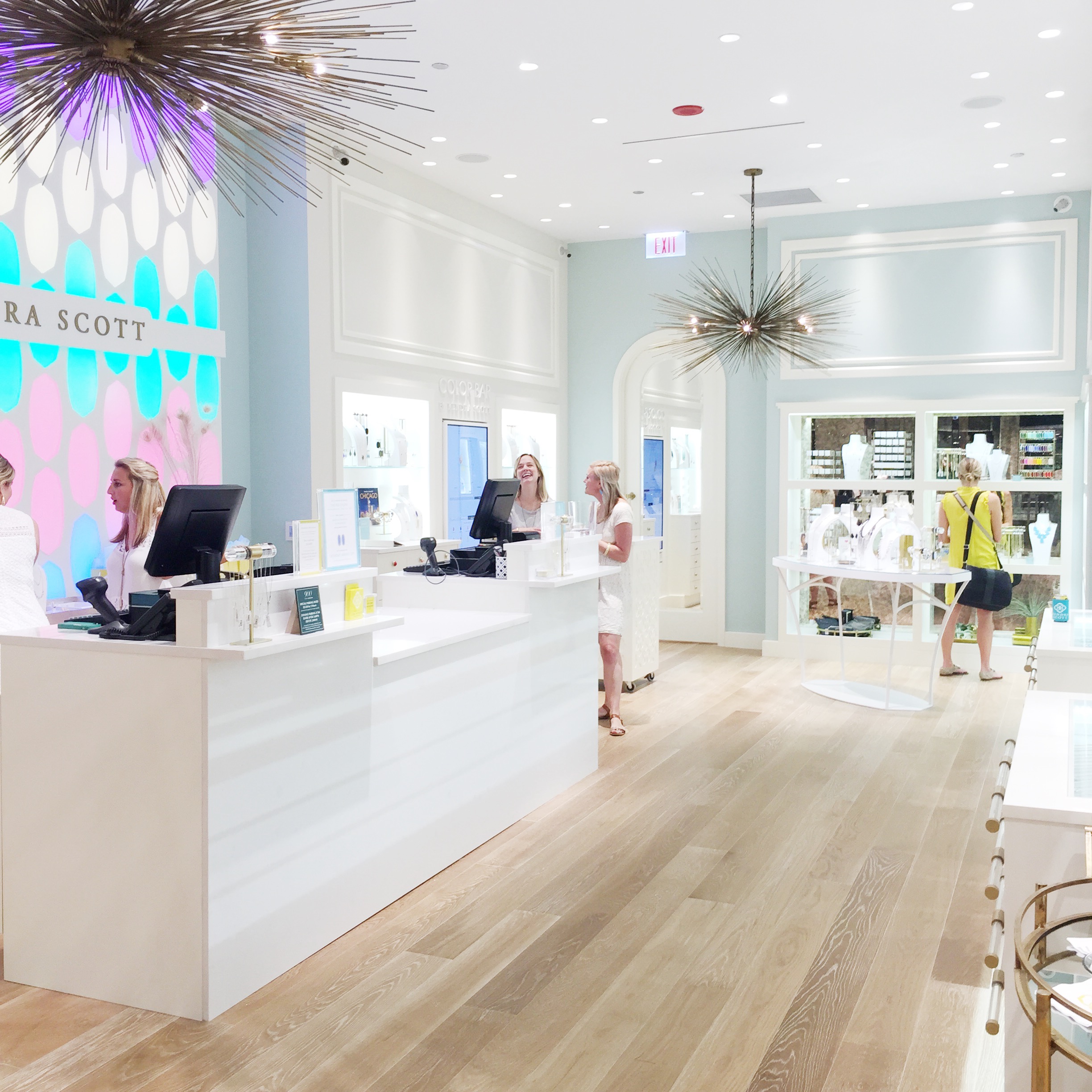 Kendra Scott: 900 North Michigan Ave