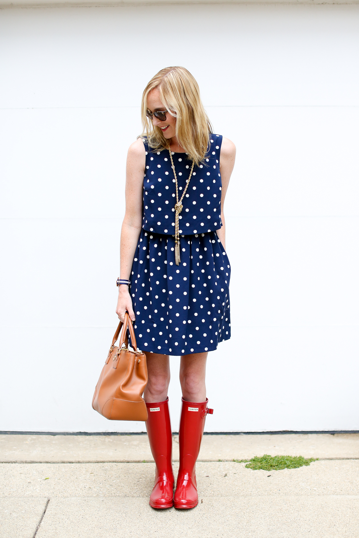 Red rain boots on sale outfit