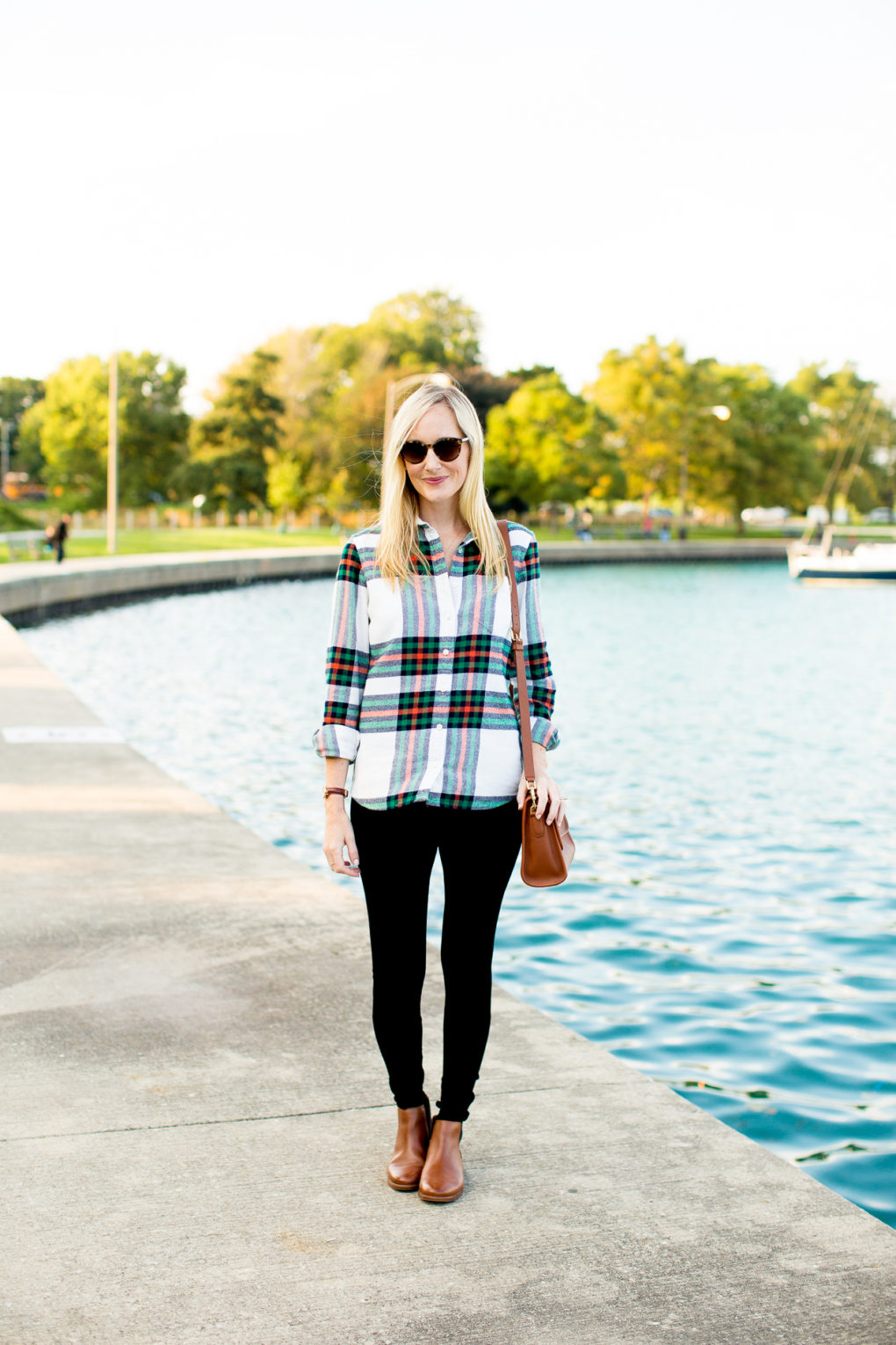 clarks taylor shine black