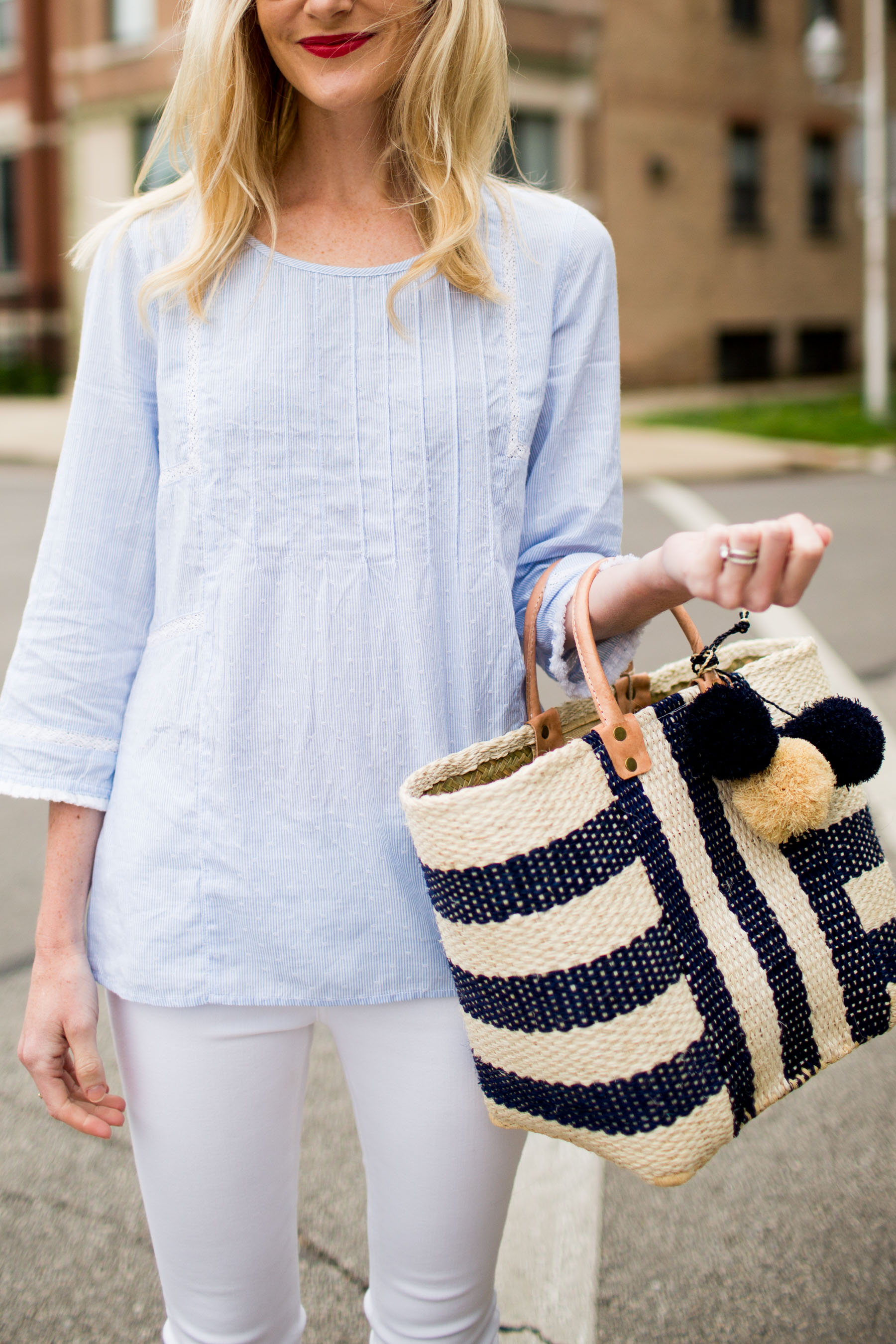 Caslon Pinktuck Pleat Top / Mar Y Sol Tote / White Skinny Jeans 