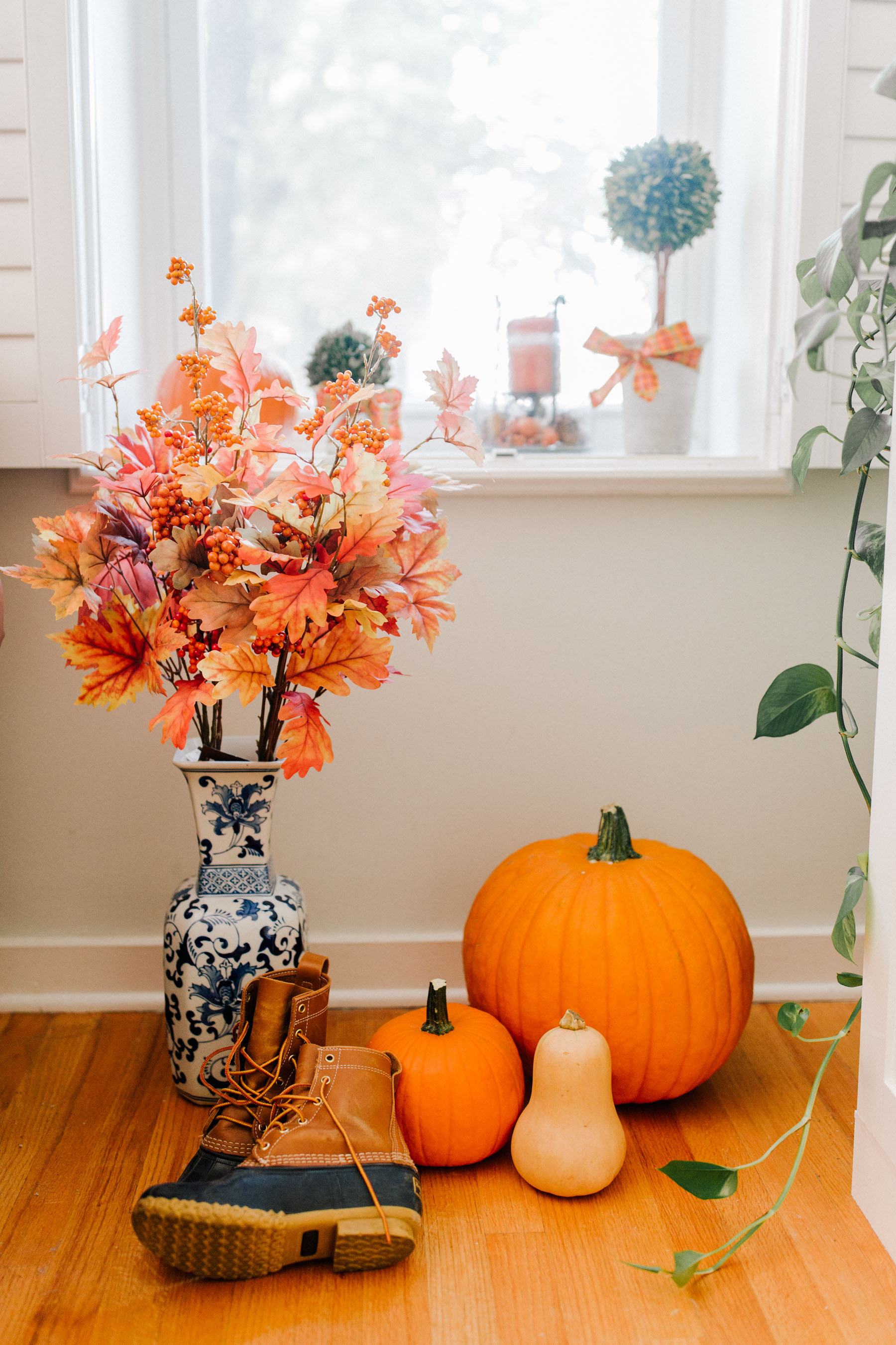 Easy Thanksgiving Decor Inspiration - Kelly in the City