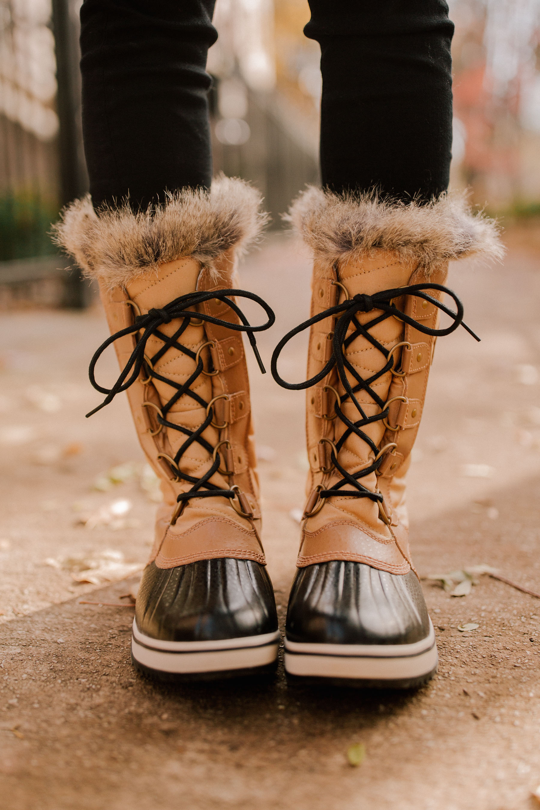 sorel tofino womens boots