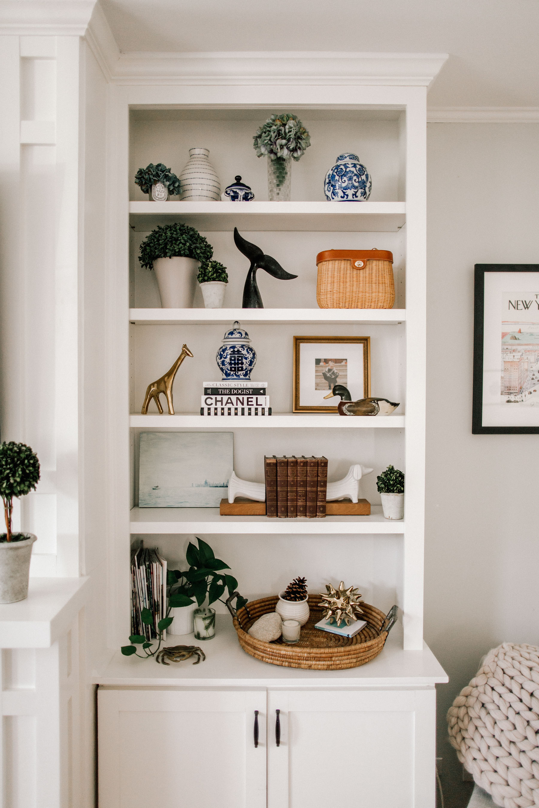 How to Decorate Preppy Bookshelves - Kelly in the City
