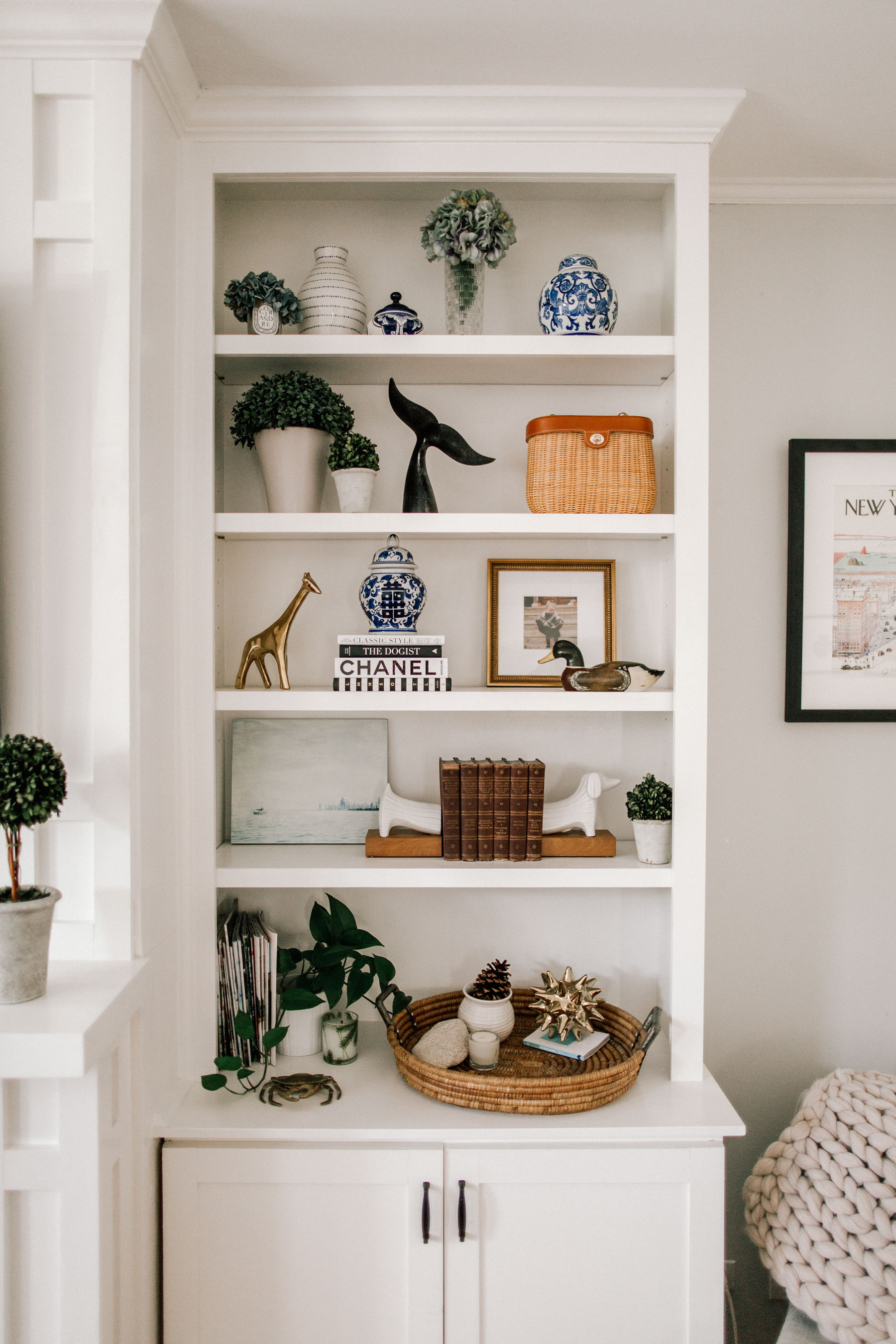 How To Decorate Preppy Bookshelves Kelly In The City