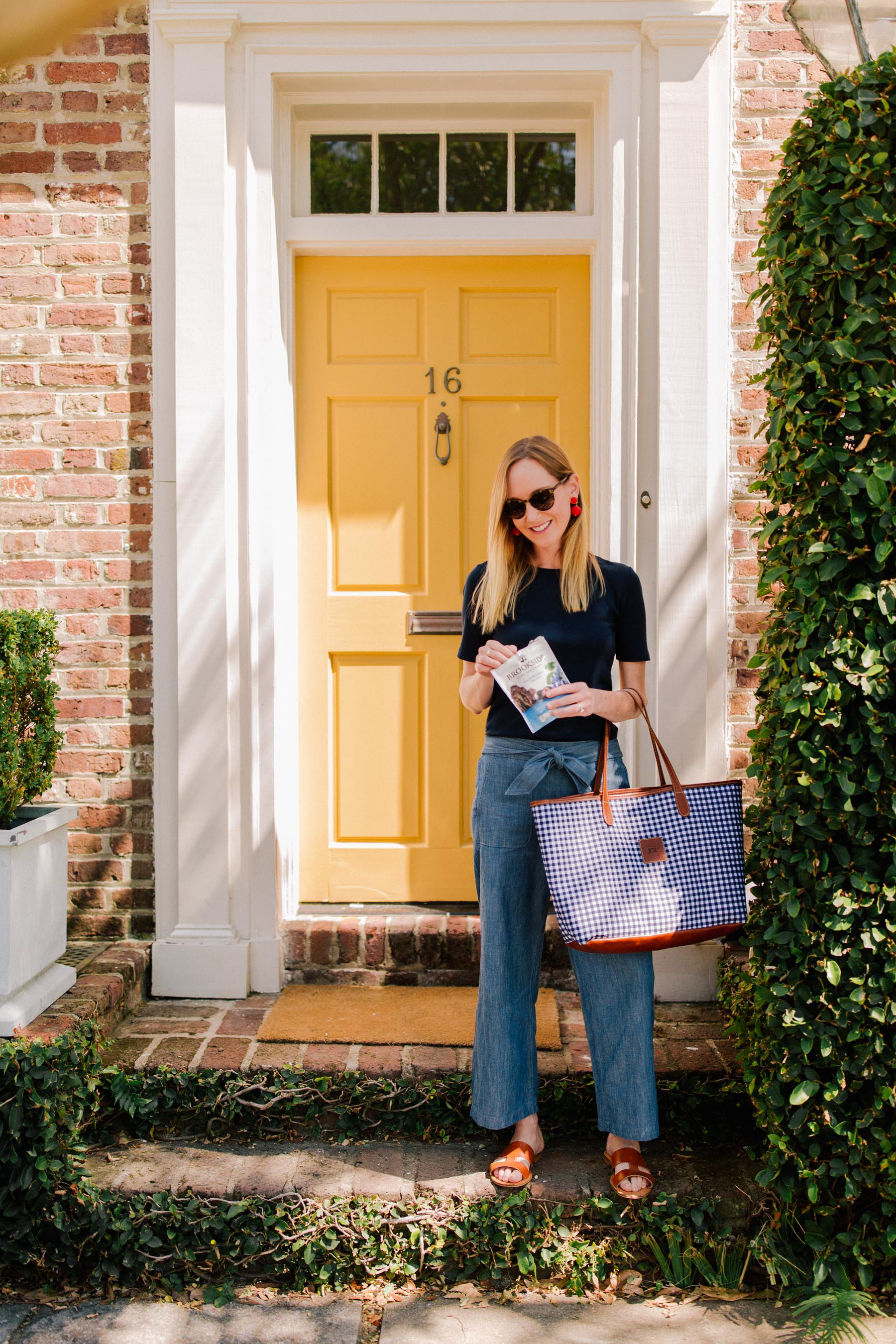 Chambray Bow Pants / Brown Sandals