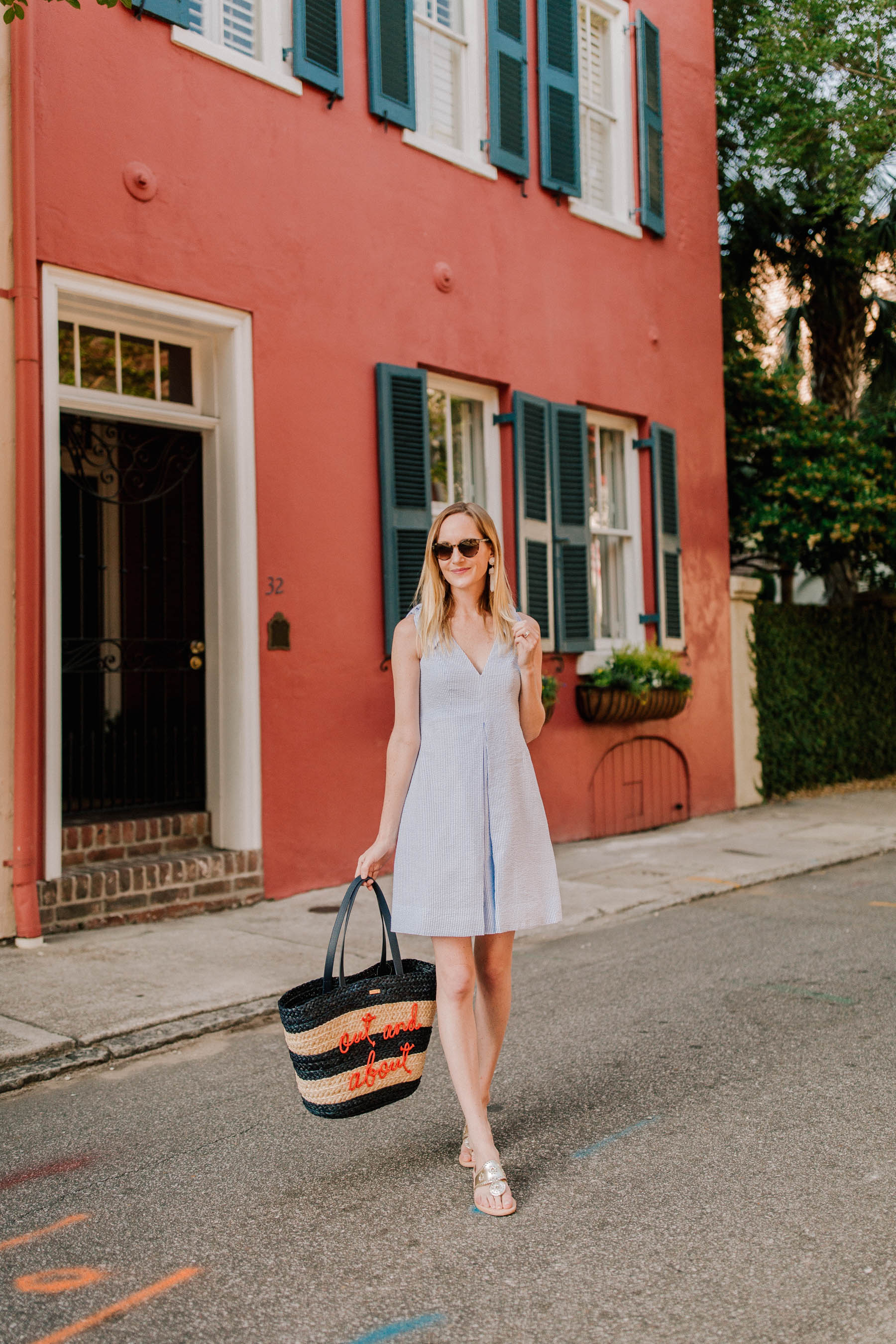 Stress Free Preppy Travel Outfit: Kelly in the City