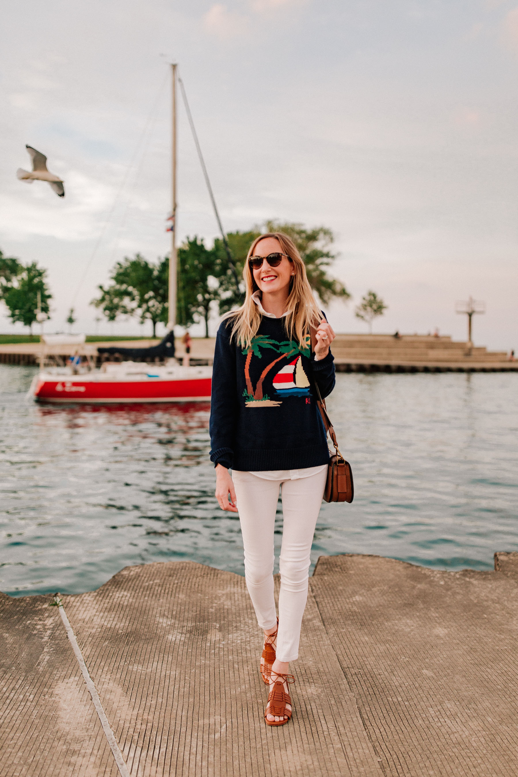 Boat Cotton Rollneck Sweater / Knit Cotton Oxford Shirt / Leather Vachetta Sandals / Leather Lennox Bag  - Kelly in the city