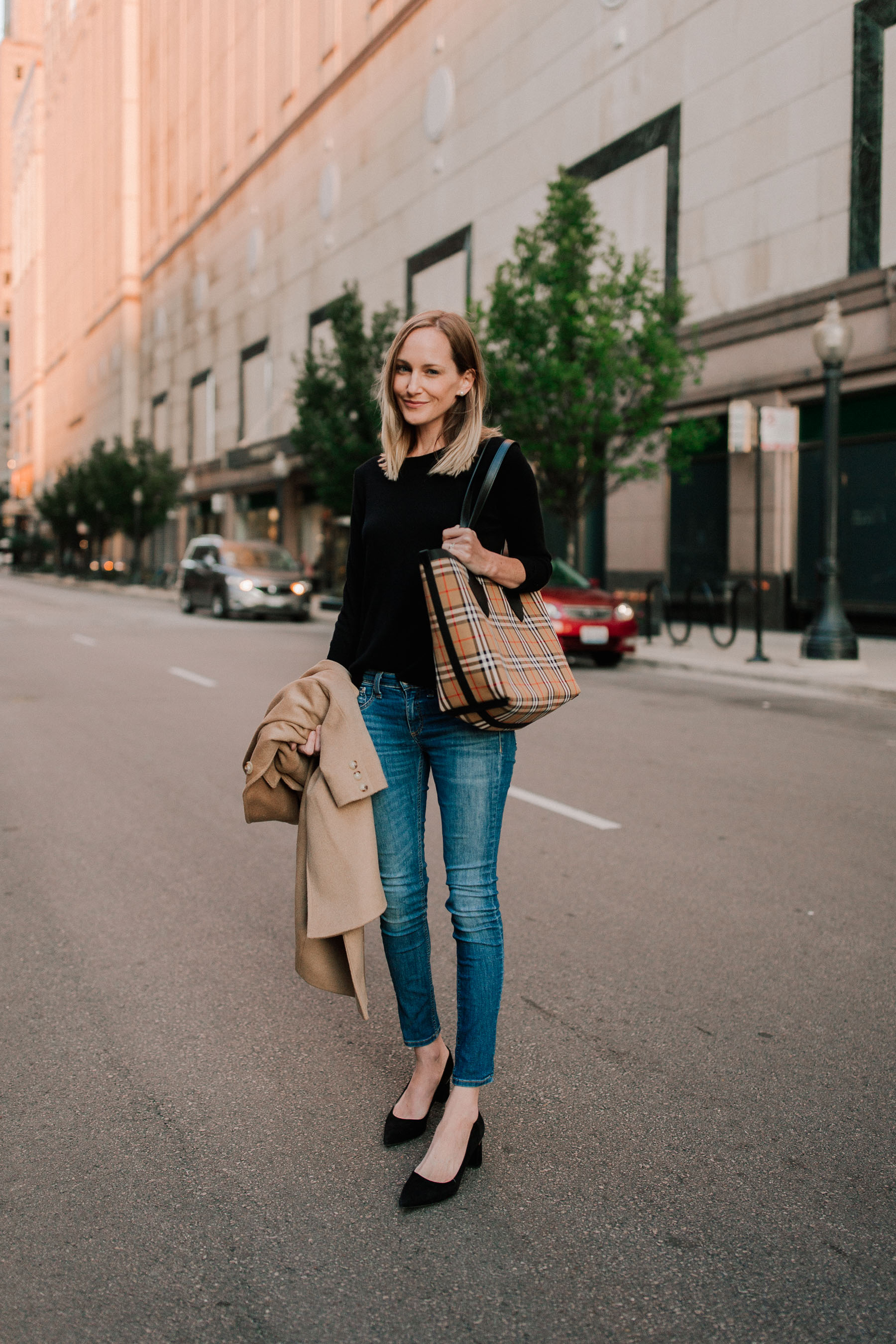 Burberry shop bag outfit