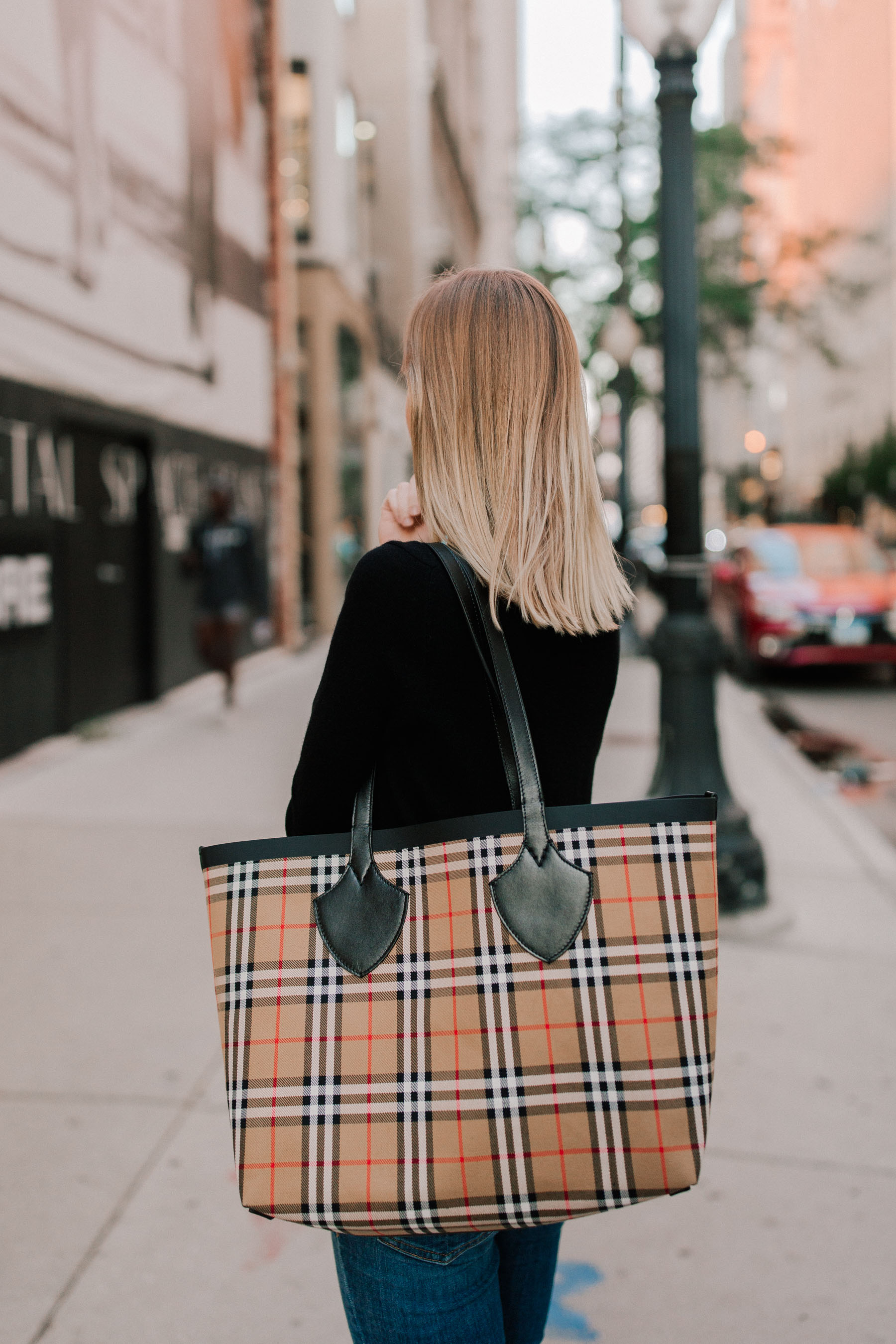 Burberry Vintage Check Medium The Giant Reversible Tote