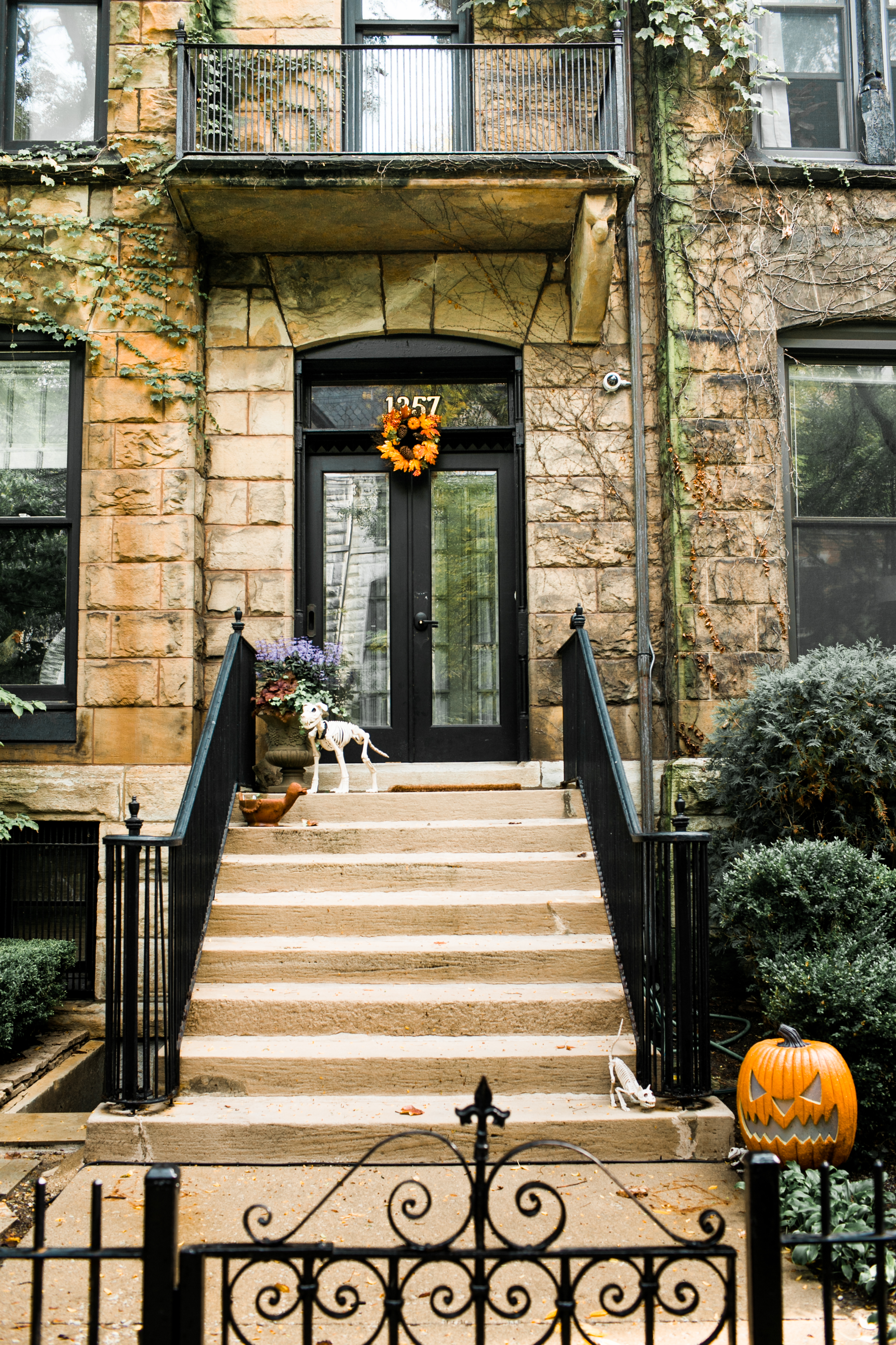 A sweet little wreath, with a touch of Halloween flare.