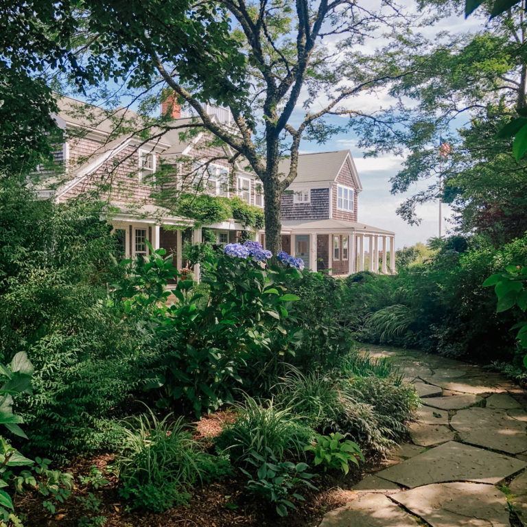 Nantucket House Tour by Kelly Larkin | Kelly in the City