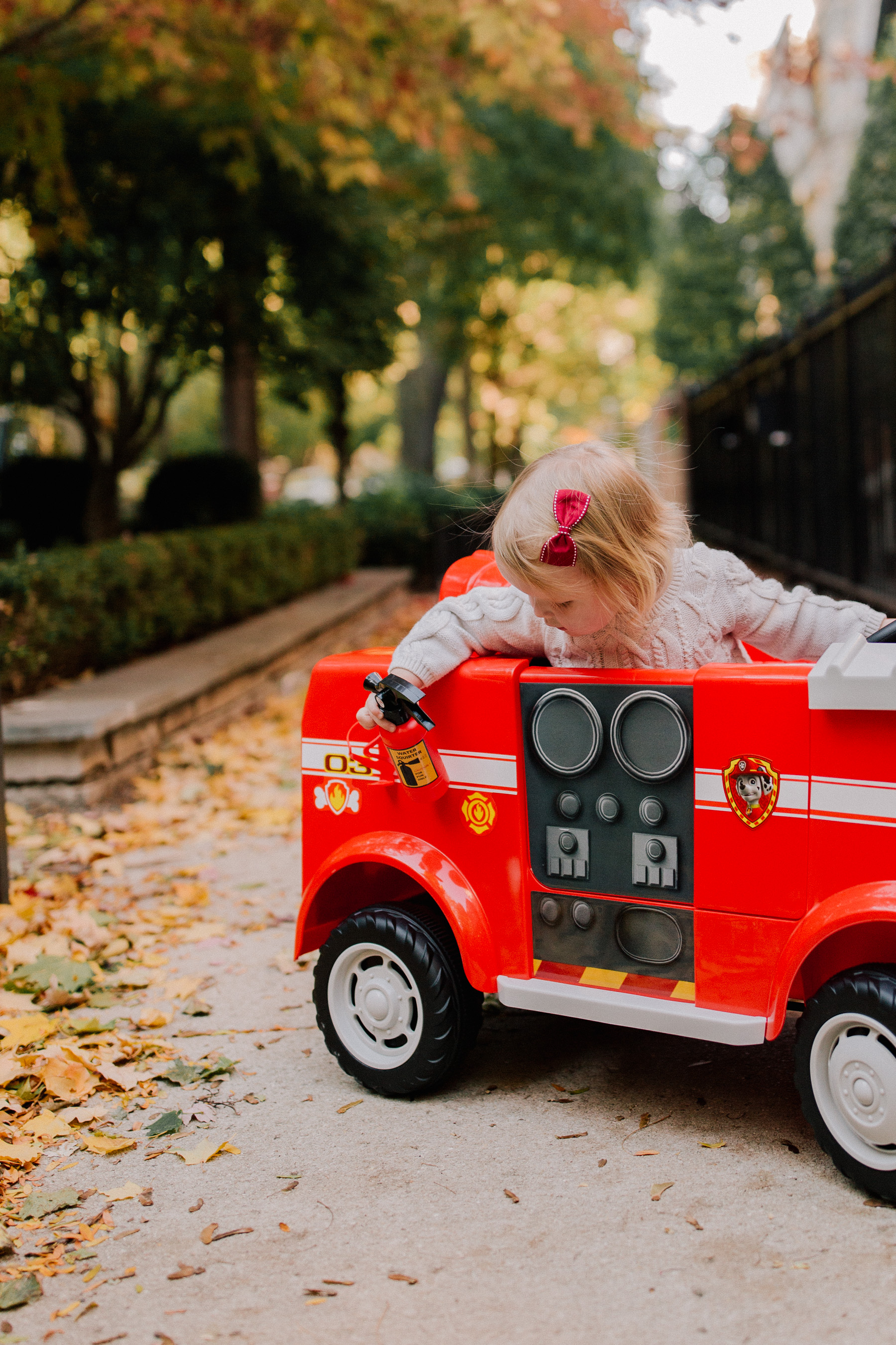 Paw Patrol Fire Truck 6 Volt powered Ride On Toy by Kid Trax, Marshall rescue