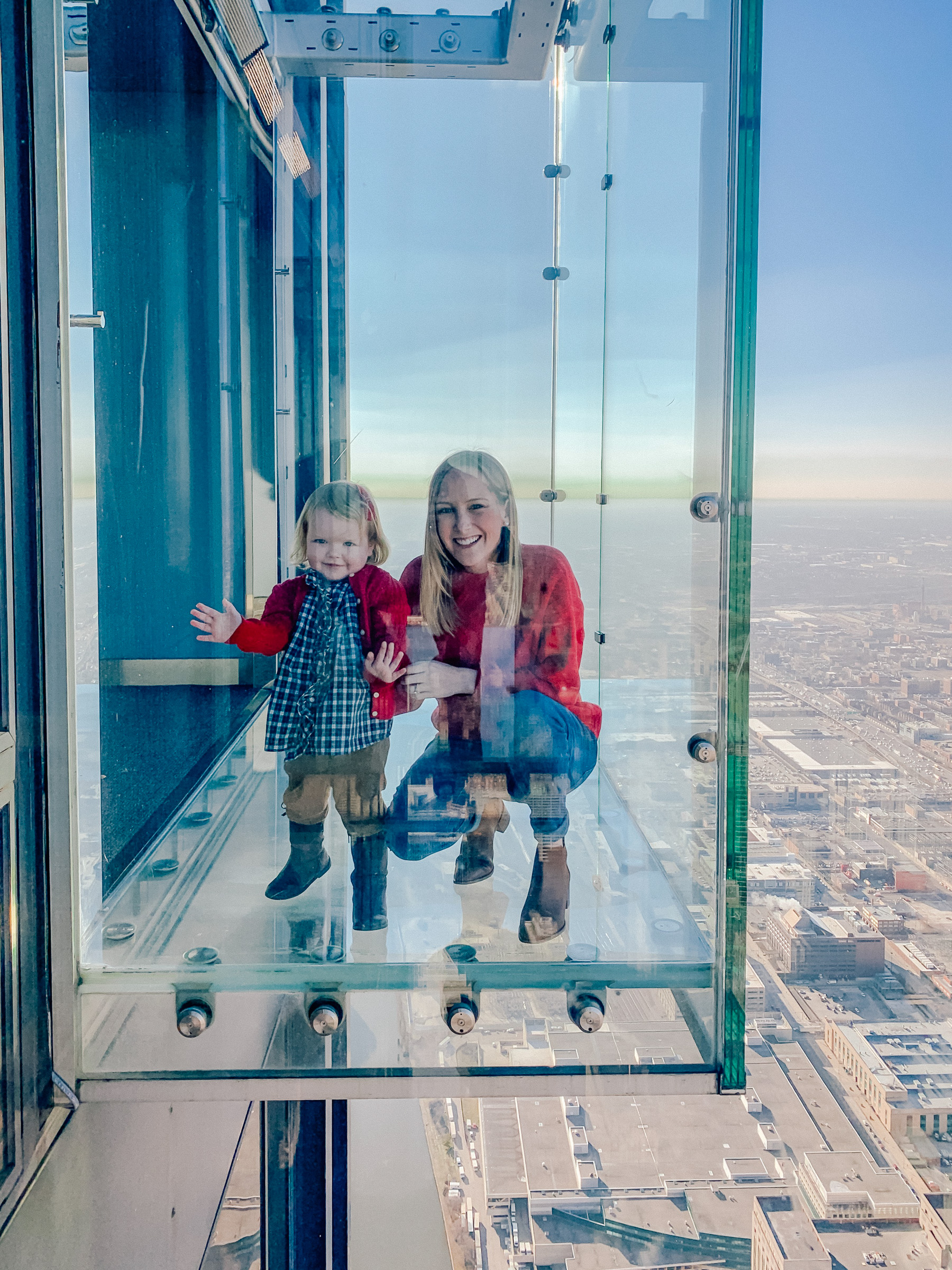 Kelly in the City - Meeting Santa on the Willis Tower Skydeck