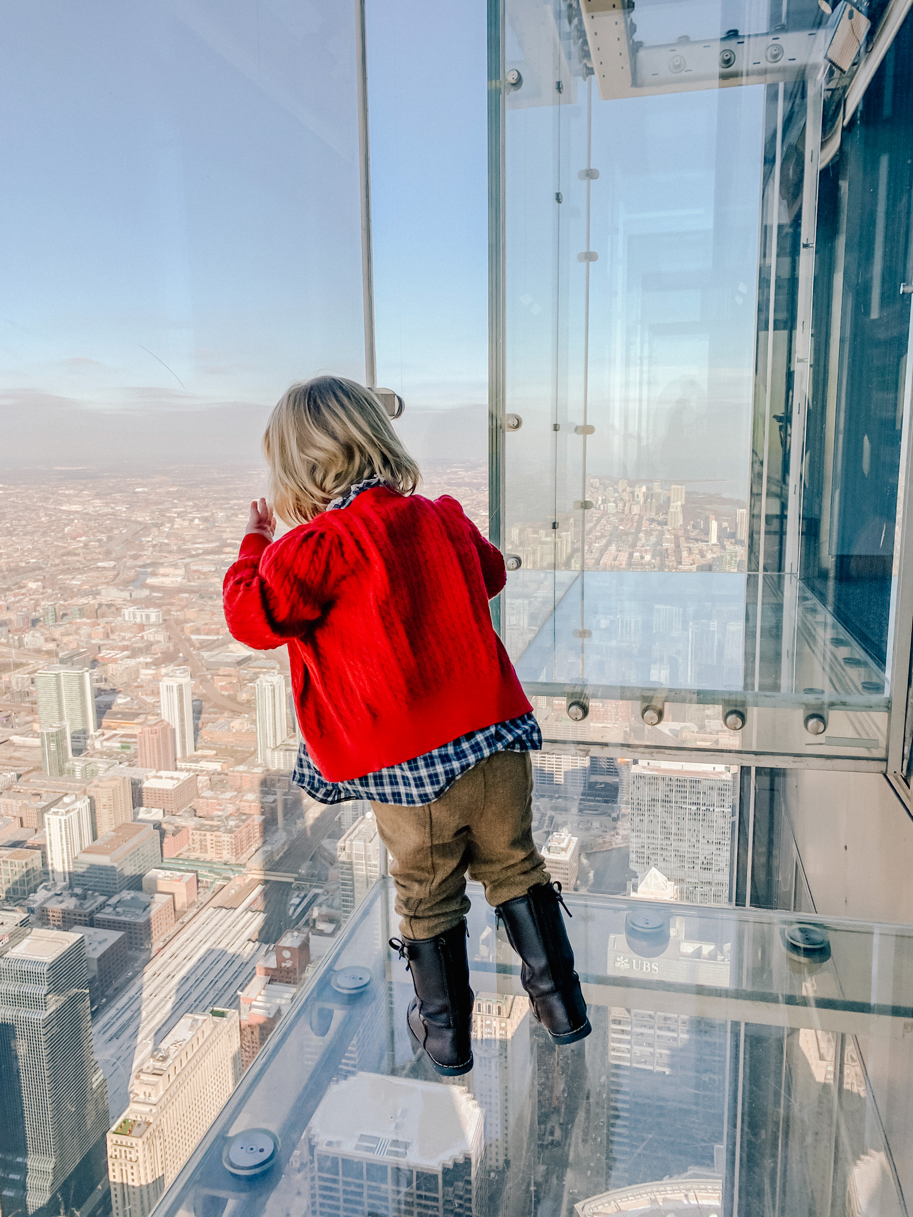 Kelly in the City - Meeting Santa on the Willis Tower Skydeck