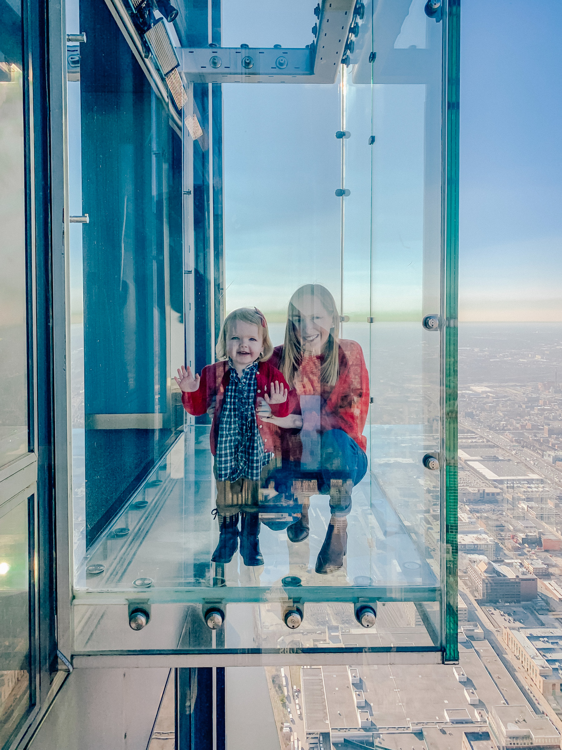 Kelly in the City - Meeting Santa on the Willis Tower Skydeck