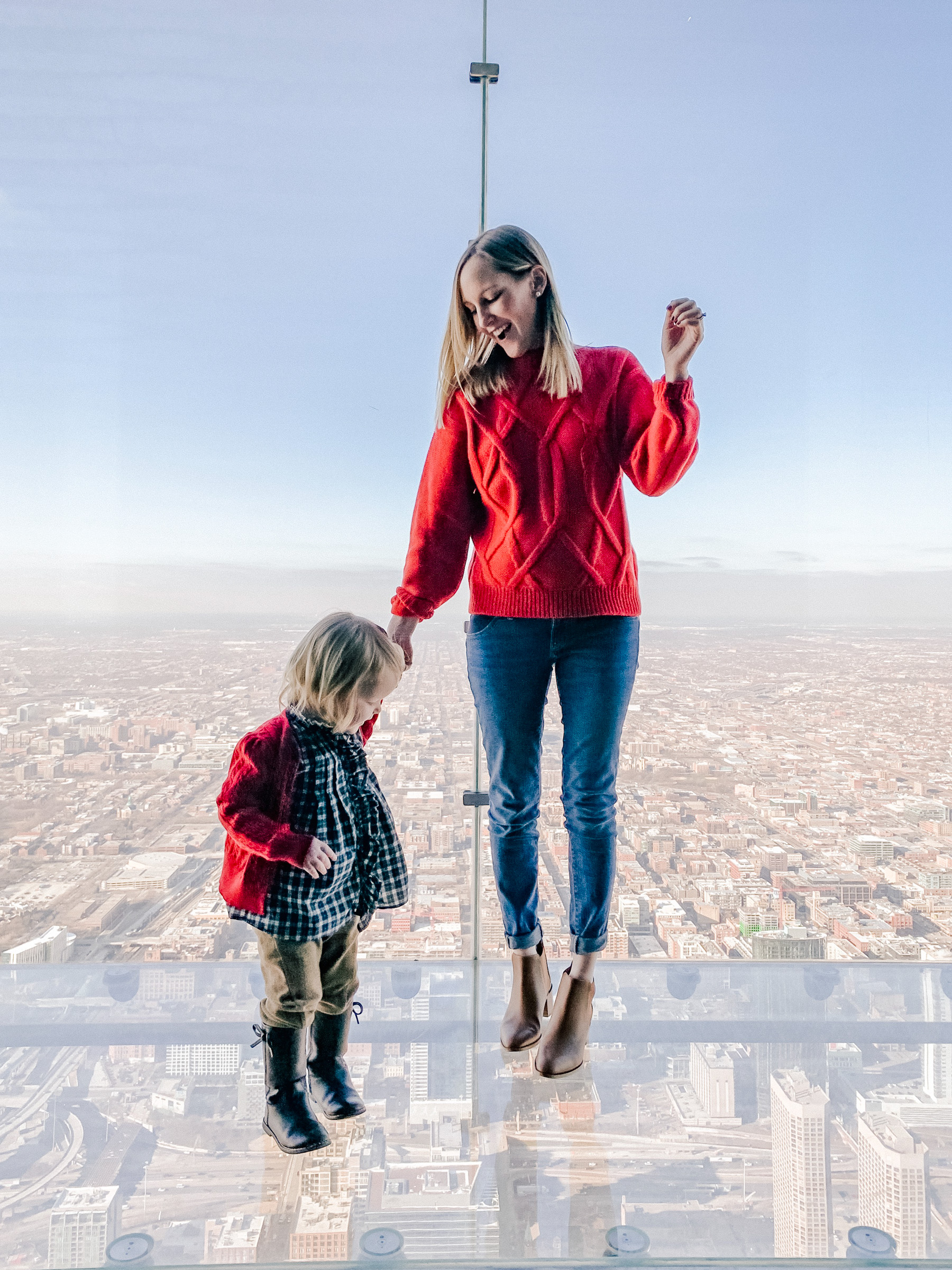 Meeting Santa on the Willis Tower Skydeck - Kelly and Emma