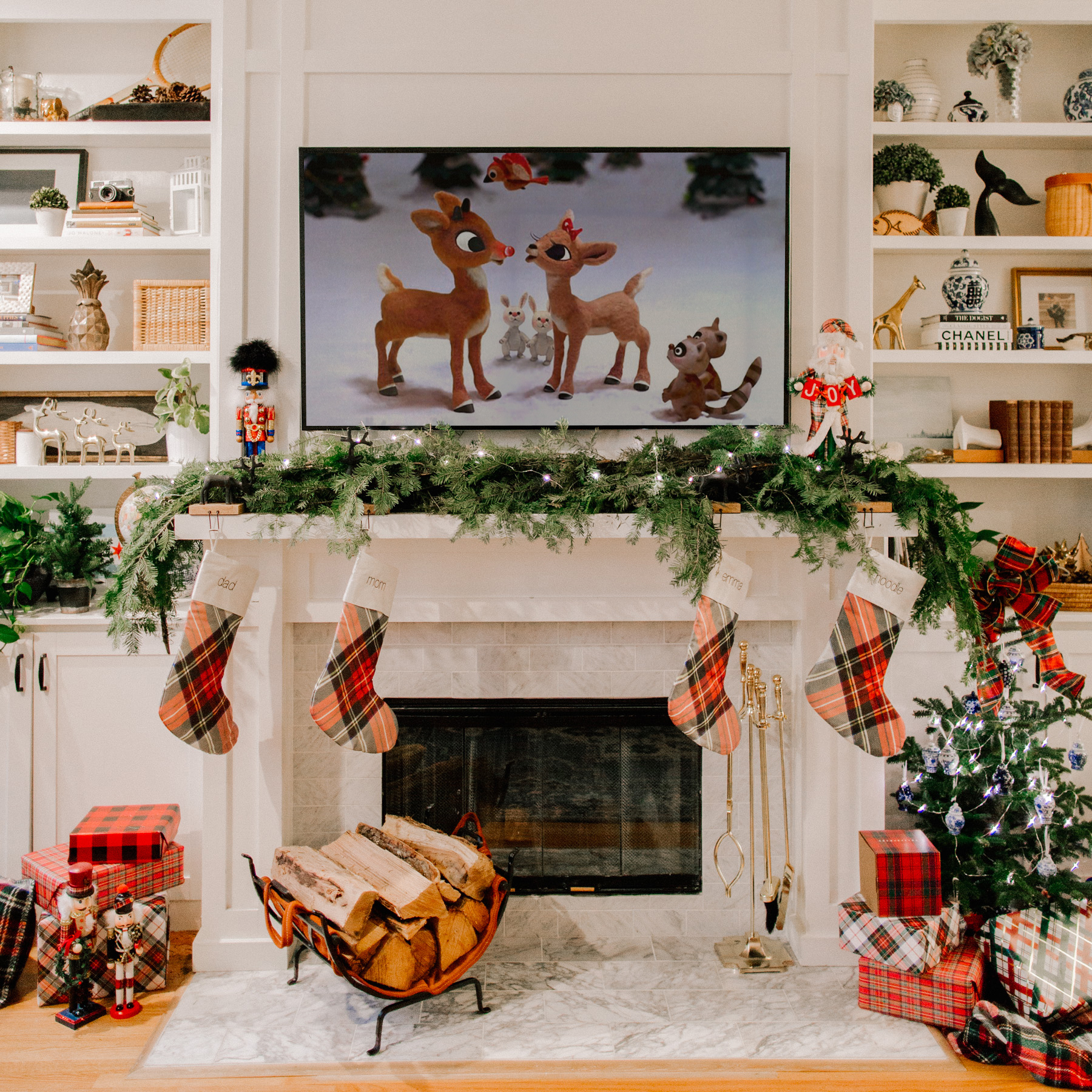 5 Tips for Creating a Festive Fireplace