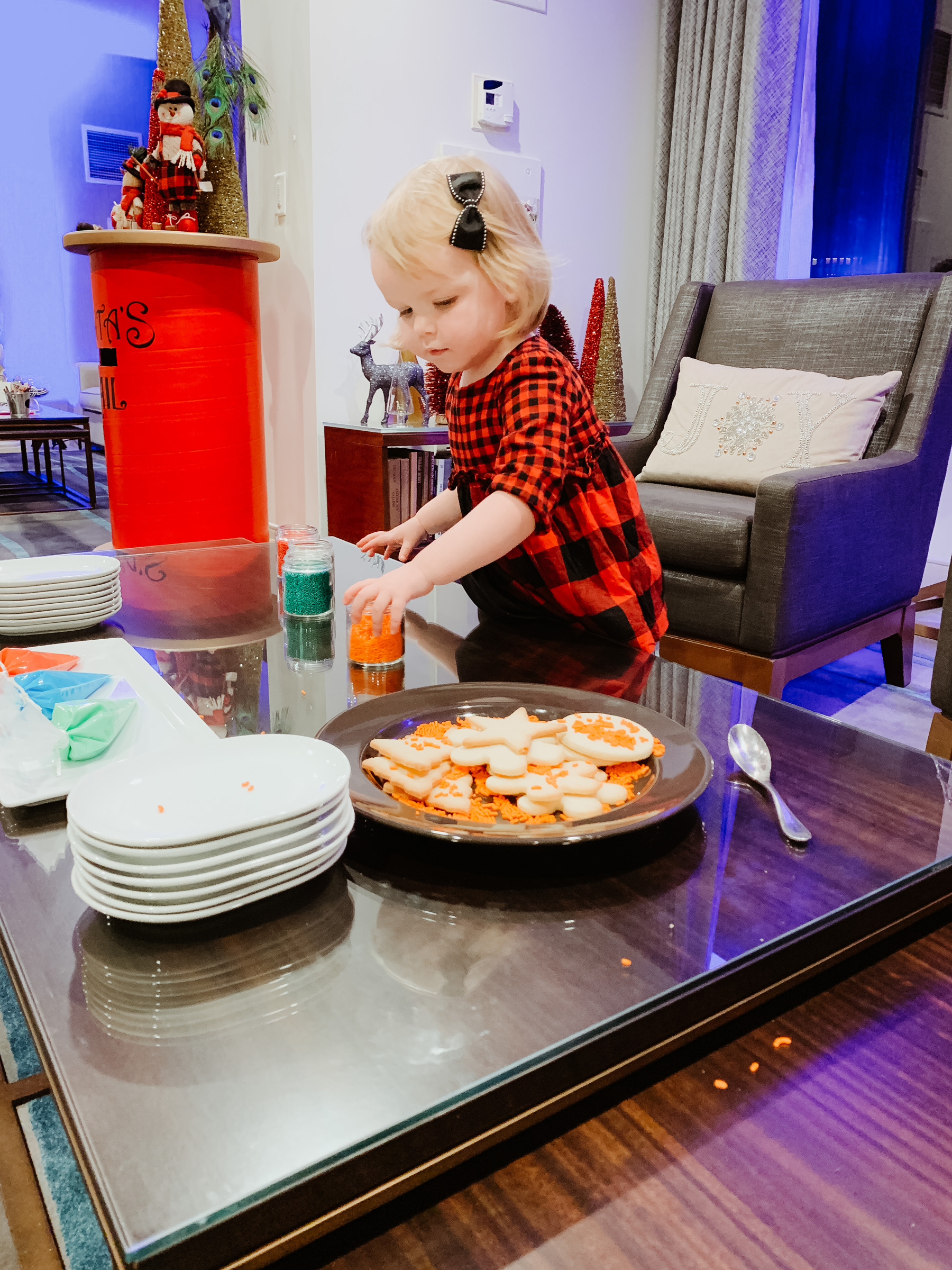 SWISSÔTEL CHICAGO THE SANTA SUITE - Cooking Decorating - Kelly in the City