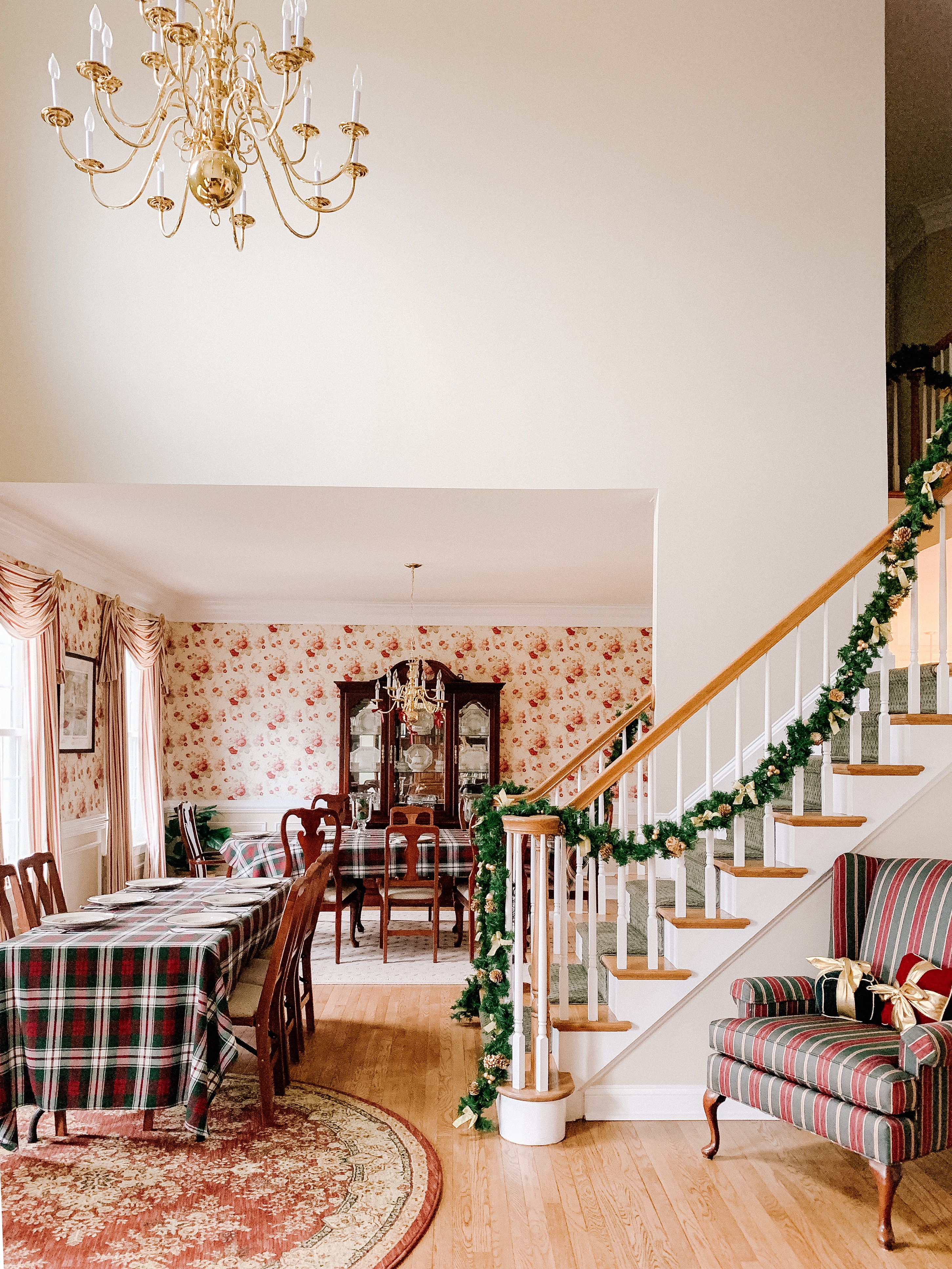 Can we just talk about how beautifully Mom decorated the dining room area for the parties?! So elegant and timeless.