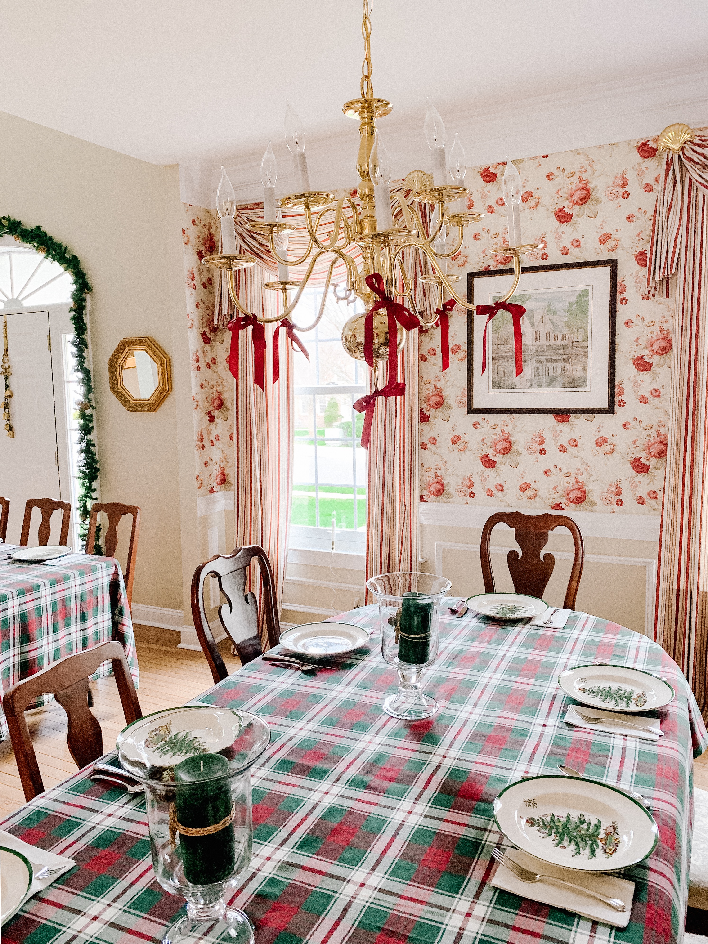 Can we just talk about how beautifully Mom decorated the dining room area for the parties?! So elegant and timeless.