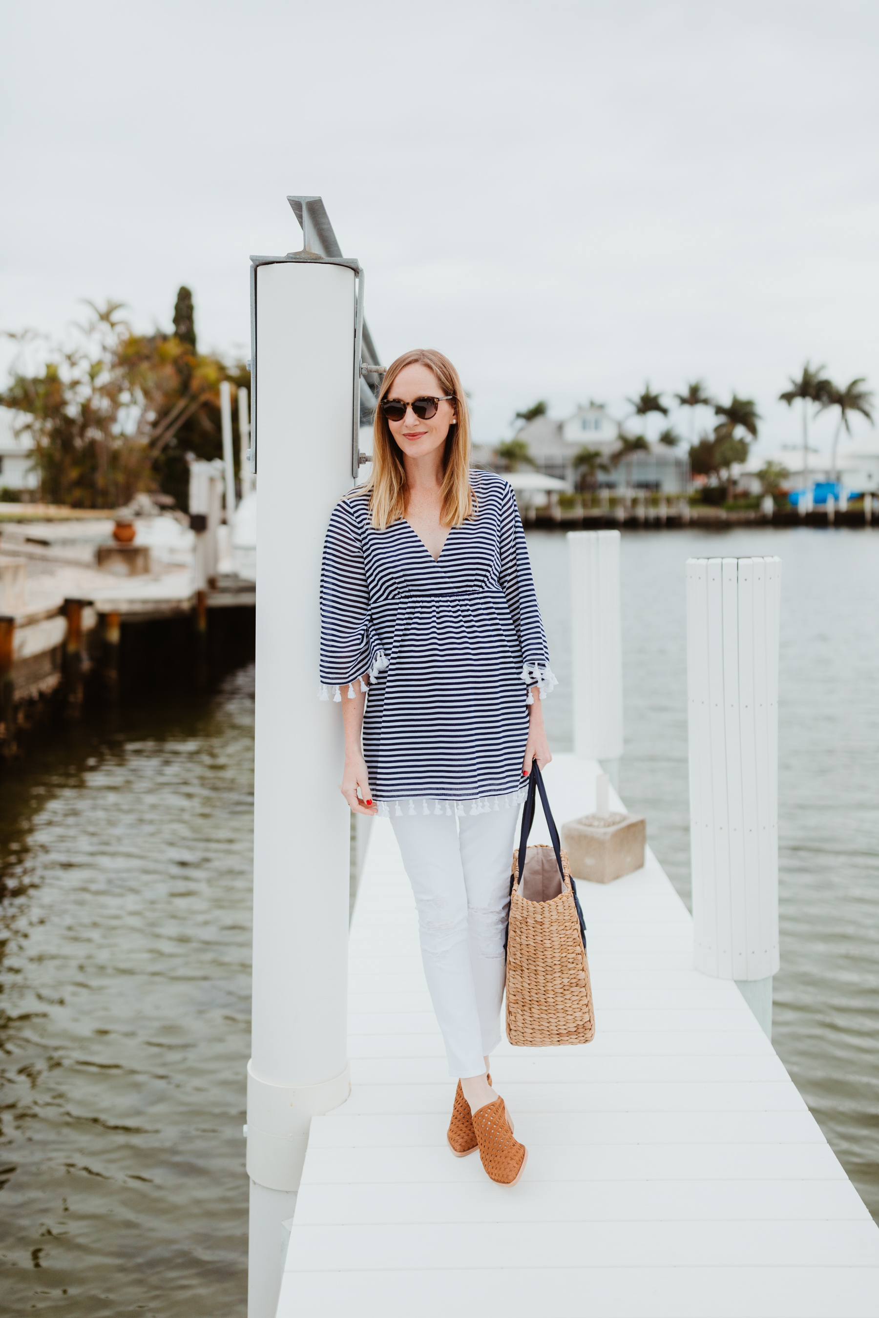 Sail to Sable Crinkle Cotton Tunic Top & White Jeans & Pamela Munson Woven Tote & Mule