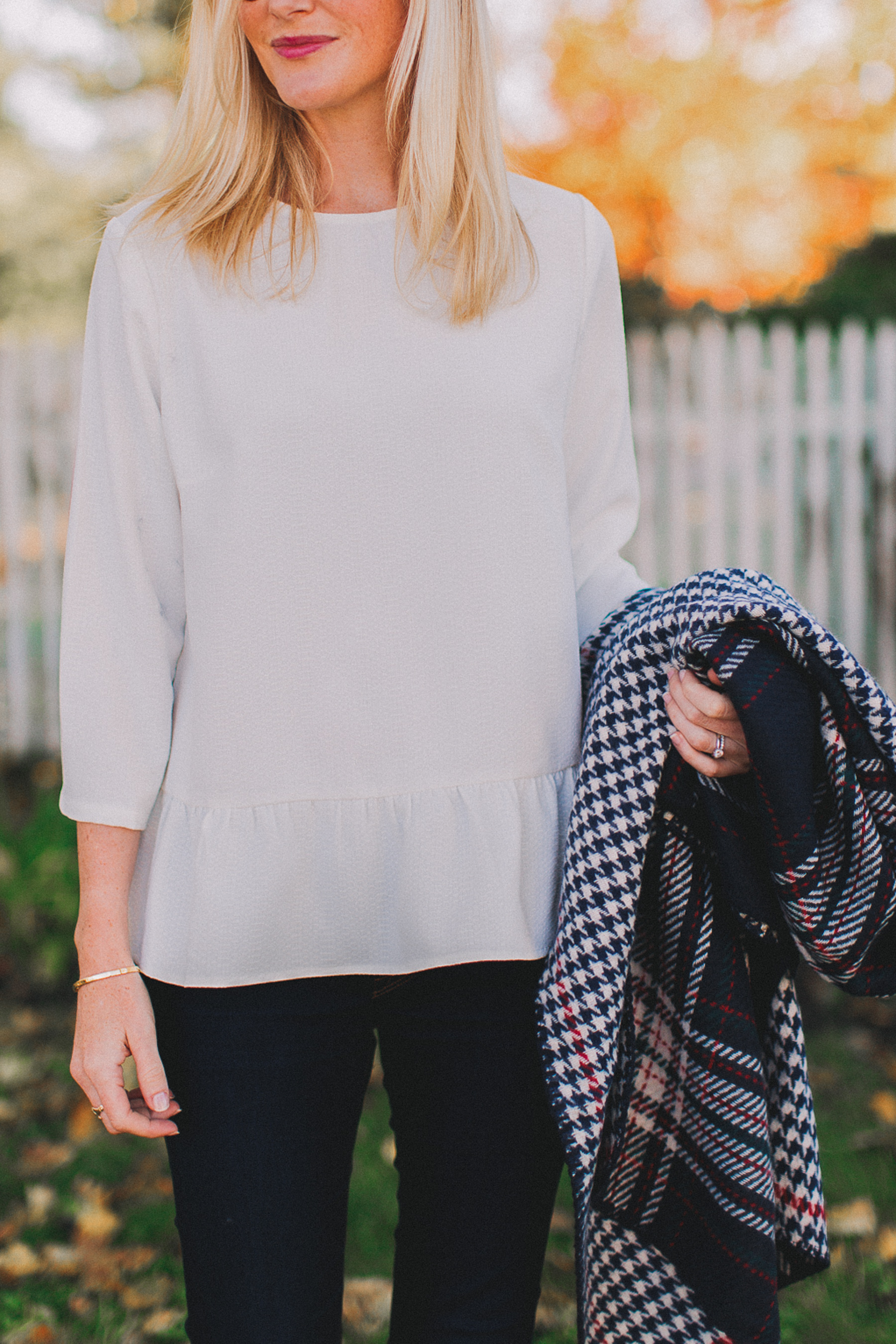 Tuckernuck Ruffled White Top, Size Small