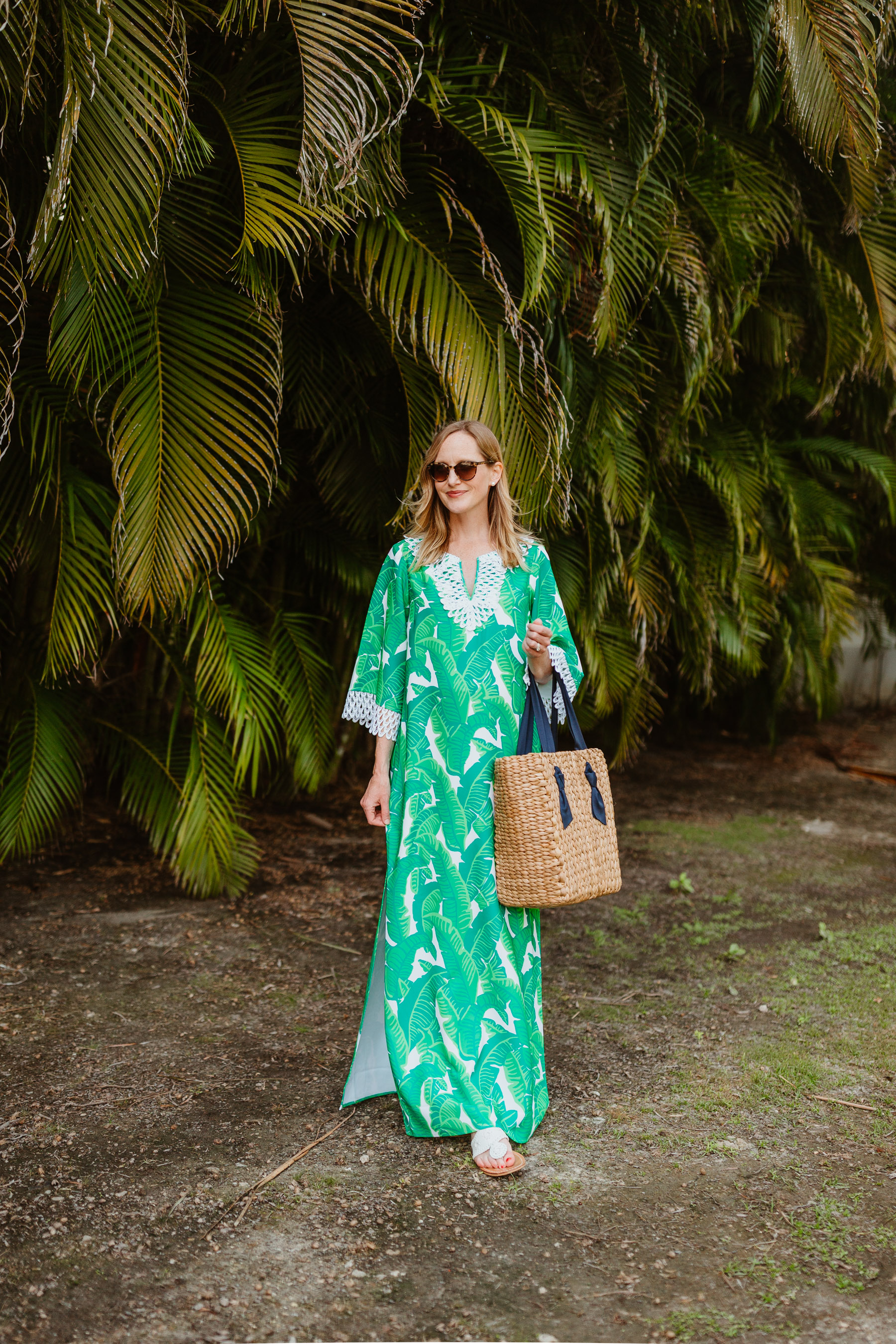 Kelly's outfit: Sail to Sable Banana Leaf Palm Dress / Jack Rogers / Pamela Munson Woven Tote 