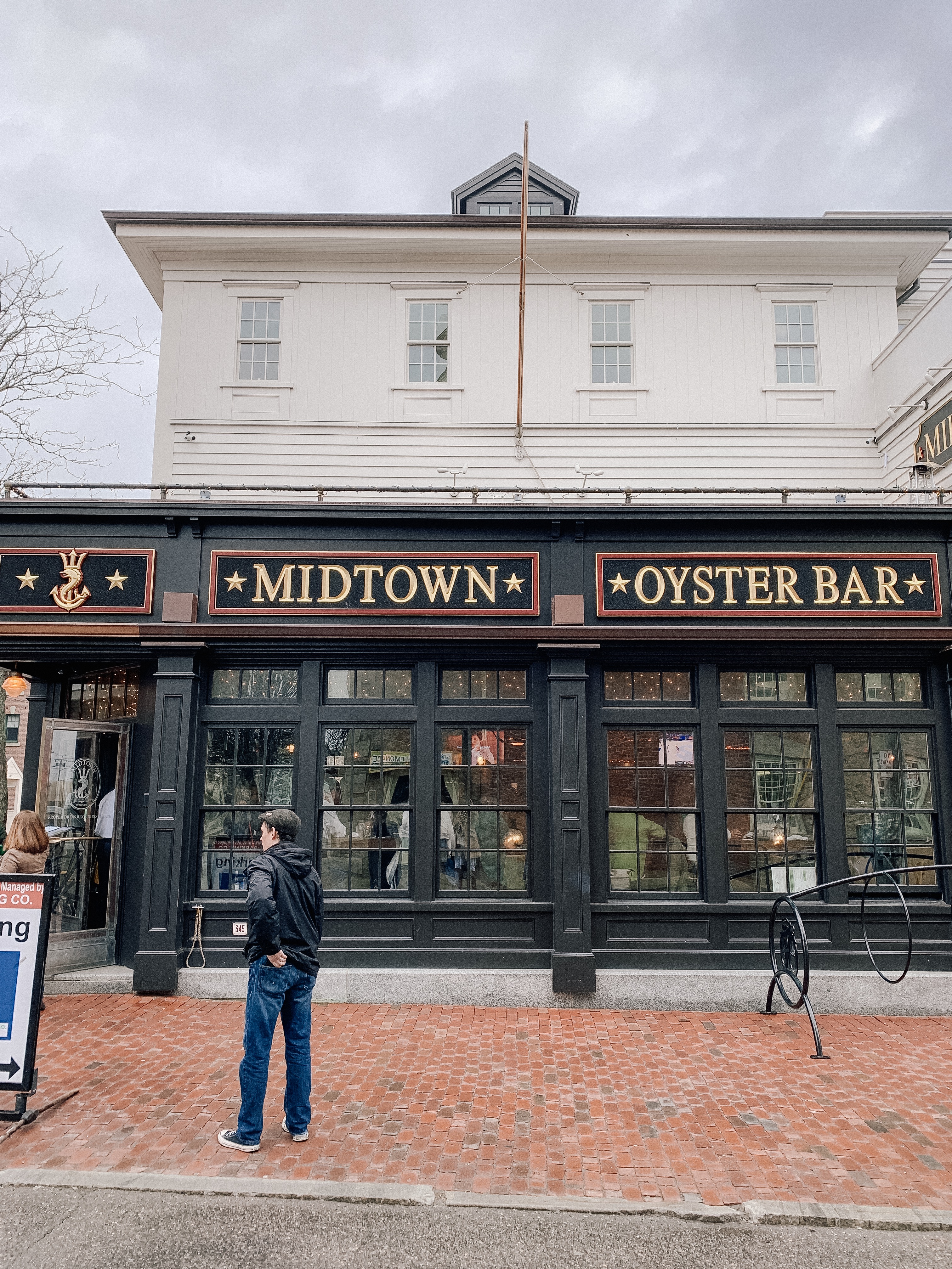 MIDTOWN - OYSTER BAR