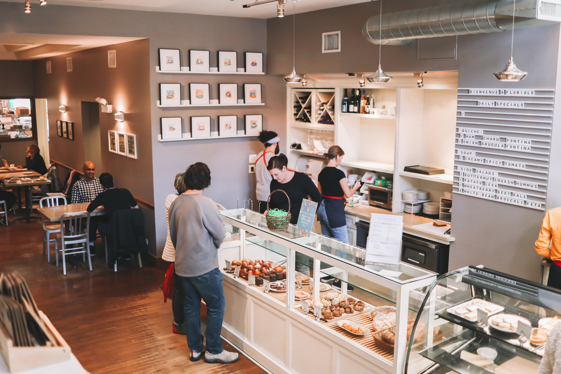 Coffee Shop in Lincoln Park, Chicago.