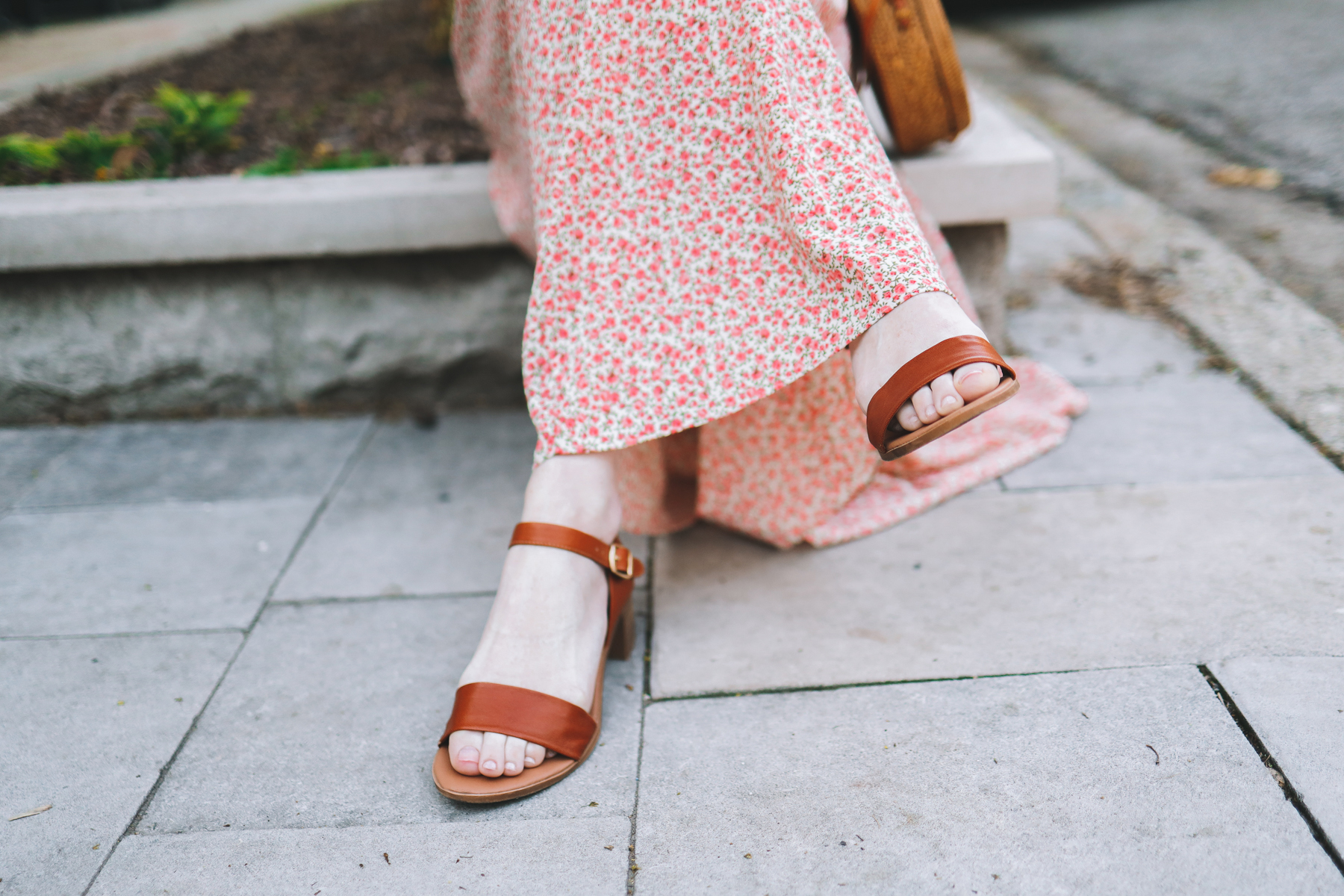 outfits with steve madden sandals