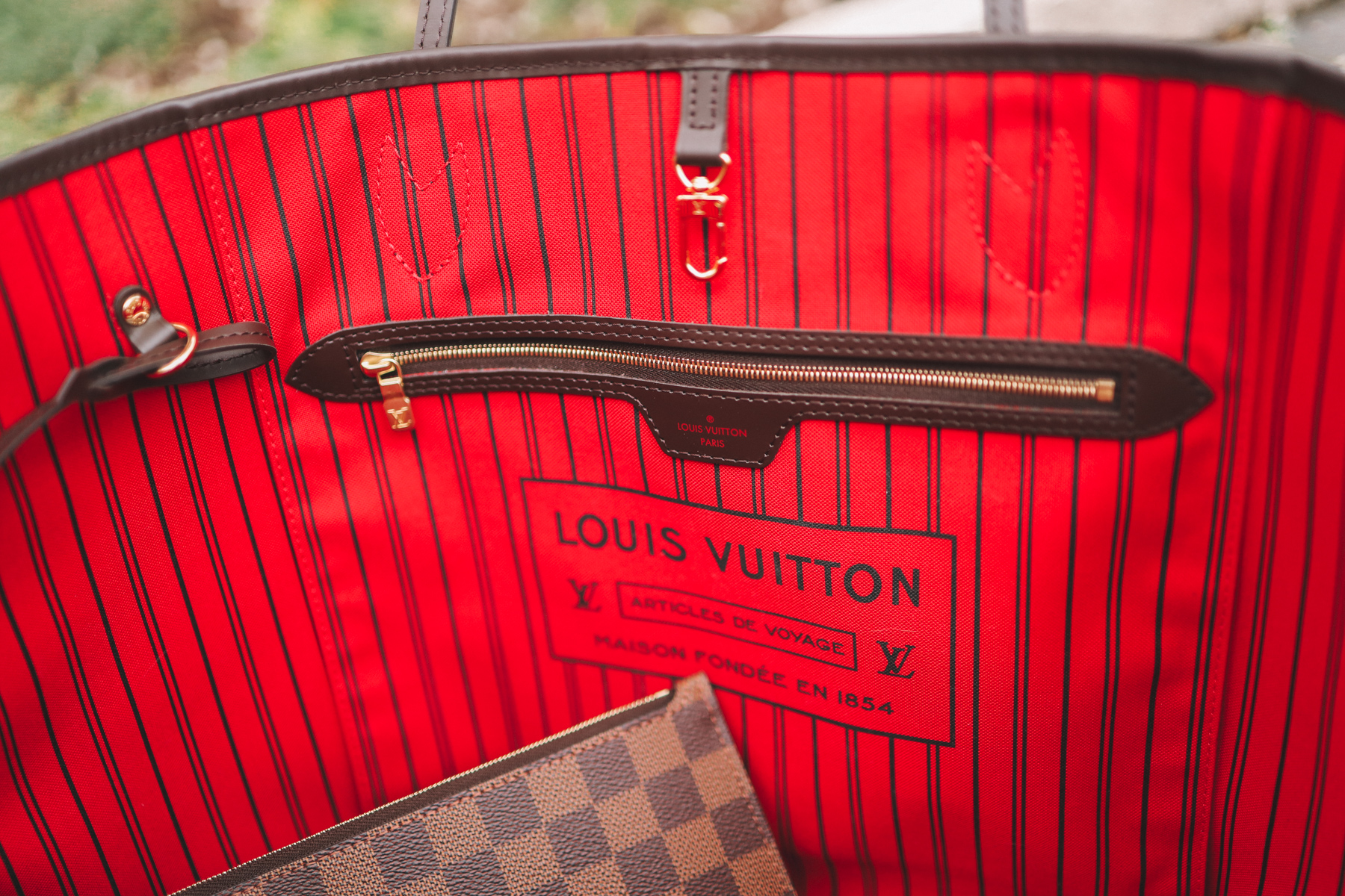 Louis Vuitton Neverfull inside