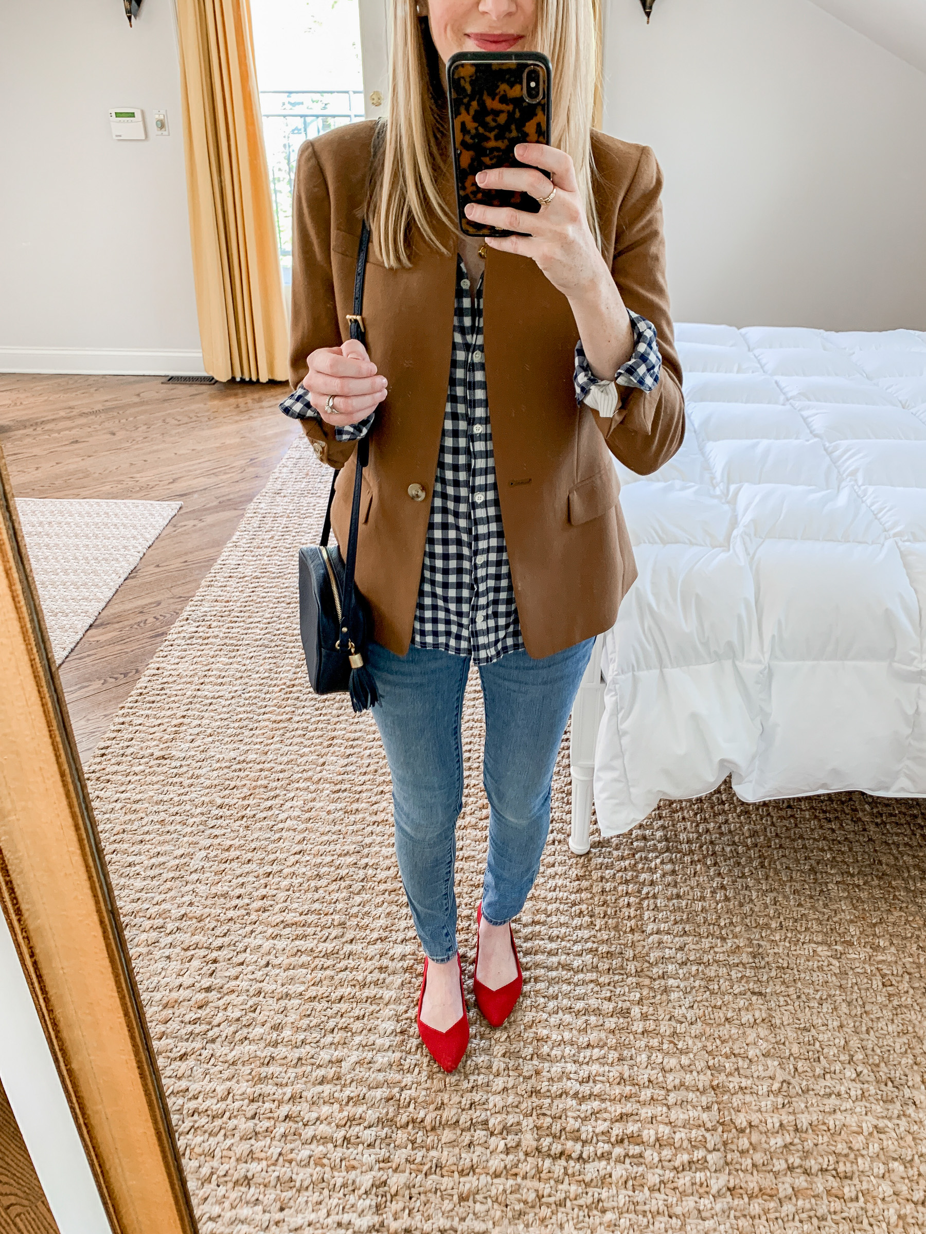 https://kellyinthecity.s3.amazonaws.com/wp-content/uploads/2019/05/preppy-postpartum-outfits-5.jpg