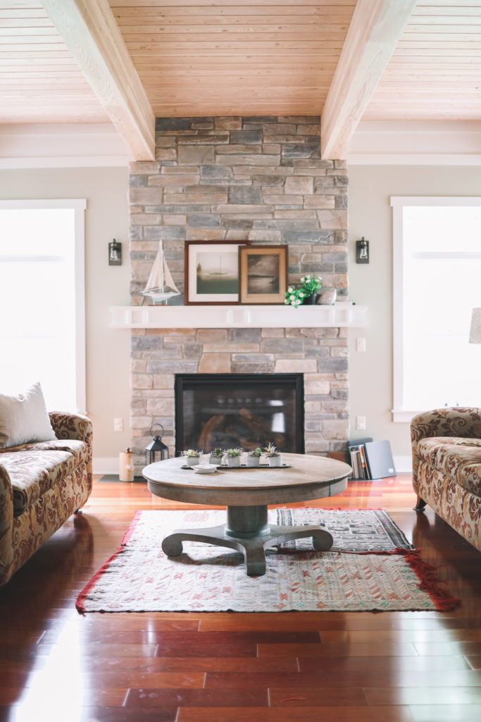 Preppy Lakehouse & The Last Lake Day | Kelly in the City