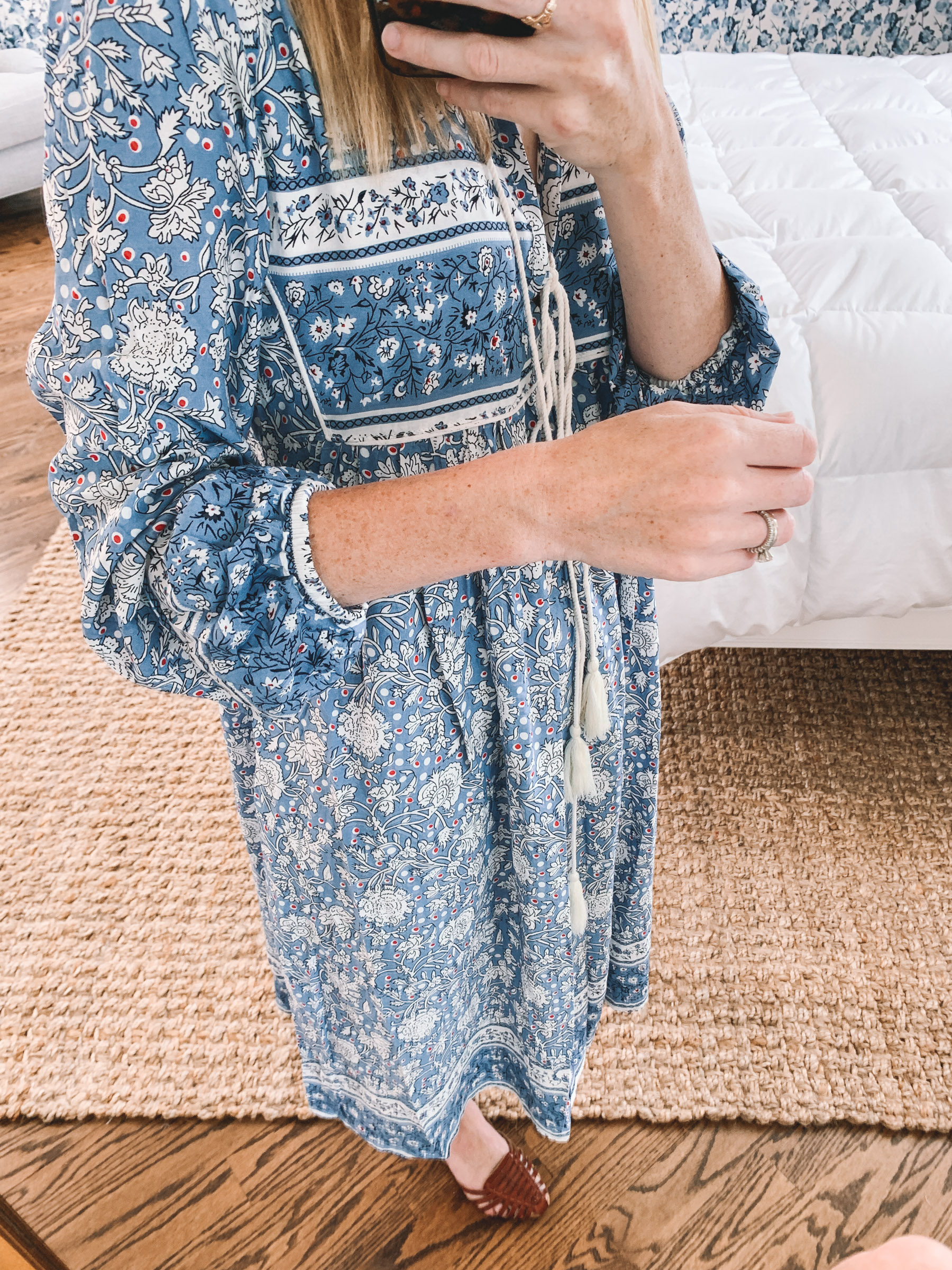 Kelly is featuring the $28 Amazon Vivimos Mumu