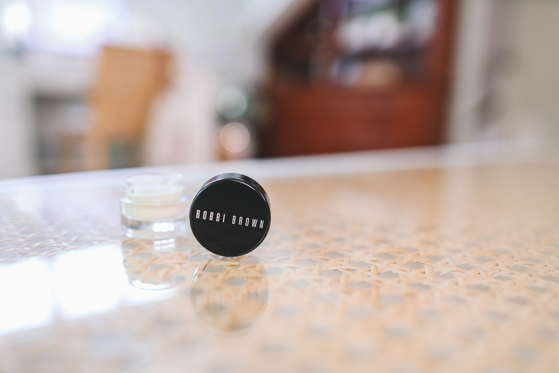 bobbi brown logo