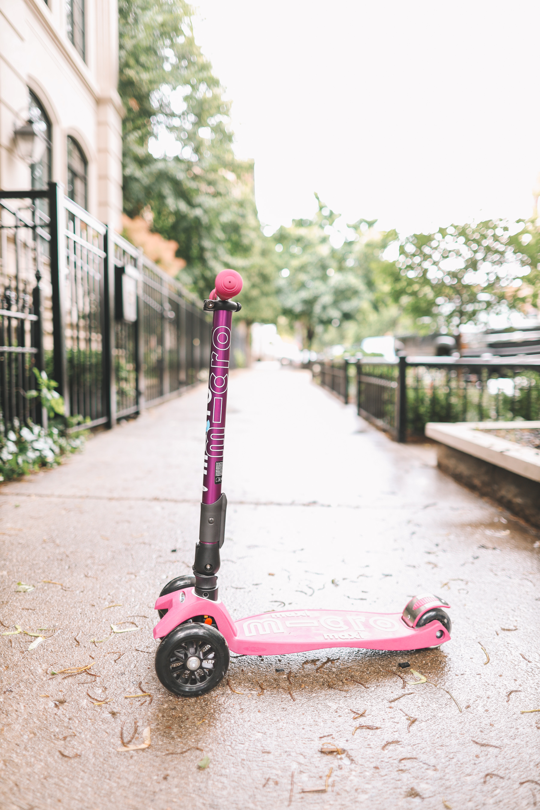 Micro Kickboard Maxi Deluxe Foldable 3-Wheeled Scooter