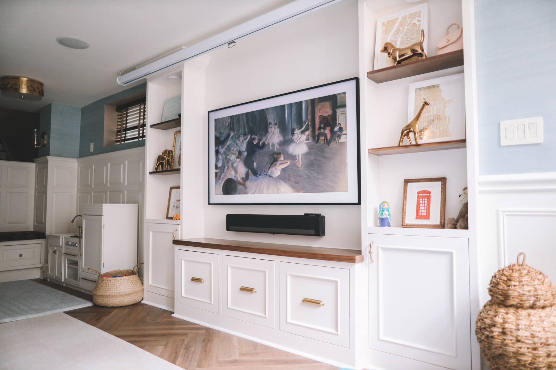 Meet The Frame TV, Samsung Picture Frame Art TV