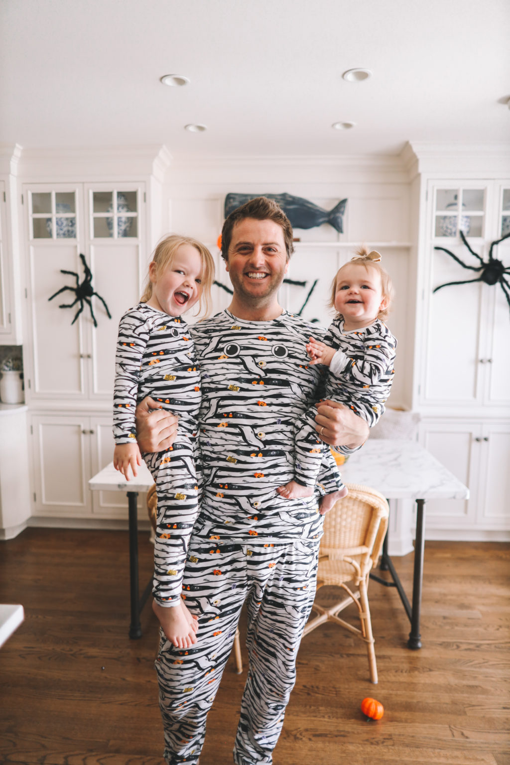 Cute Family Halloween Photos Kelly in the City Lifestyle Blog