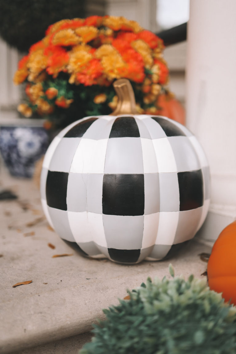 Our Halloween Decor | Kelly in the City | Lifestyle Blog