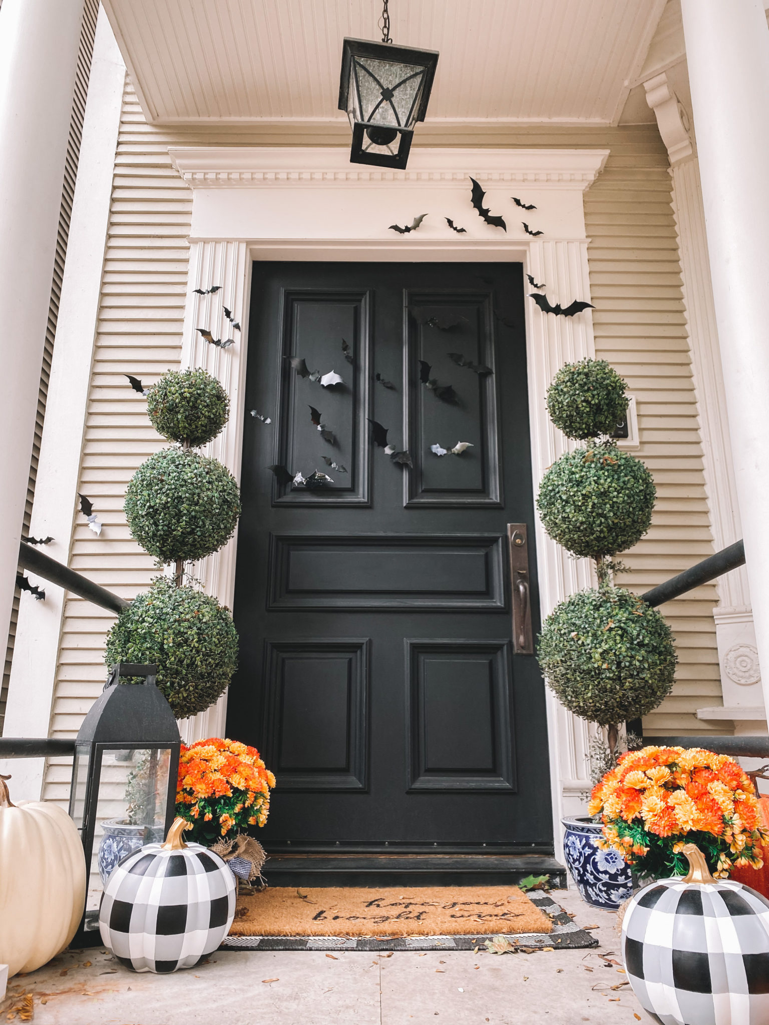 Our Halloween Decor | Kelly in the City | Lifestyle Blog