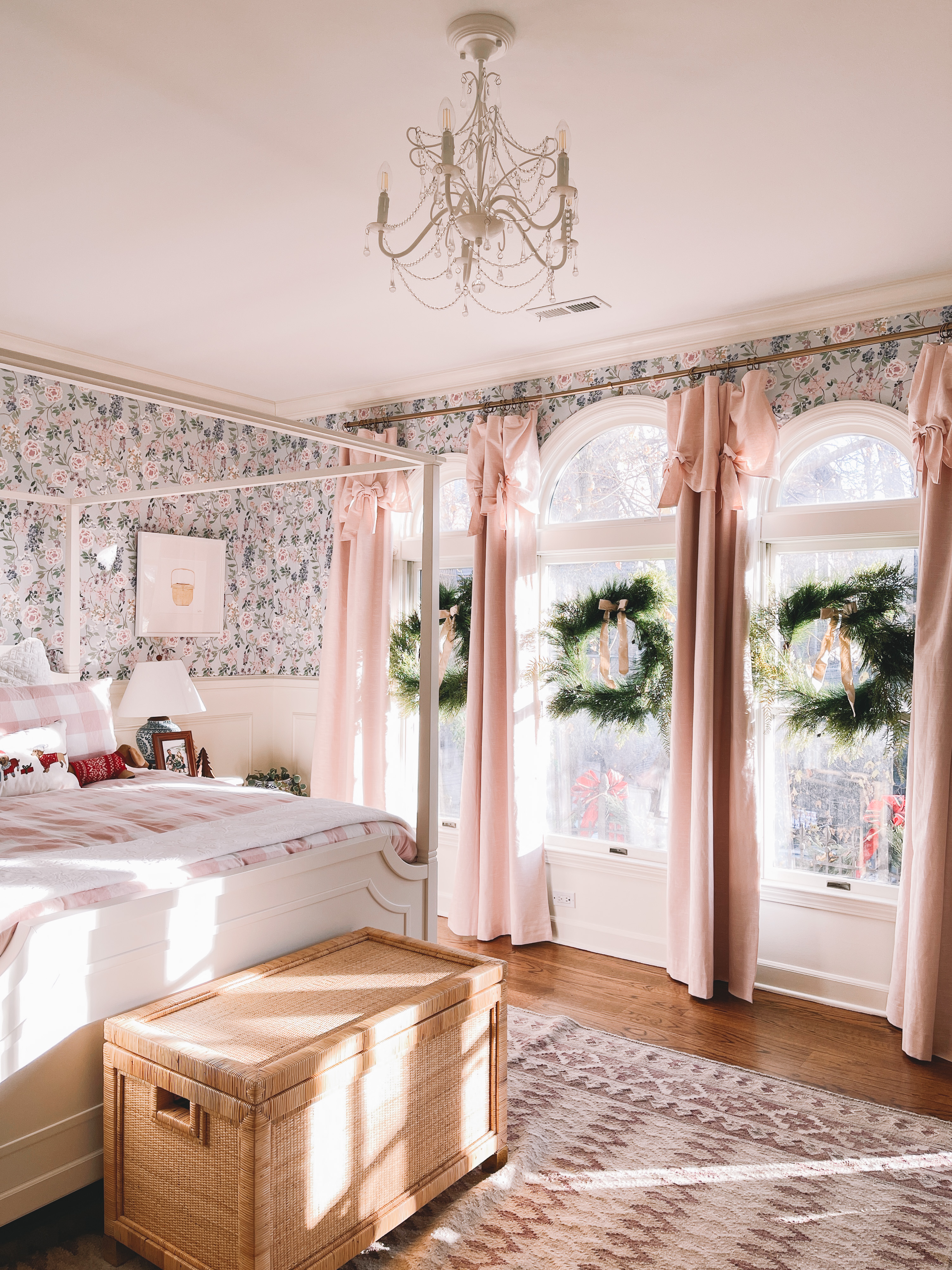 Holiday Decor: Emma's Room