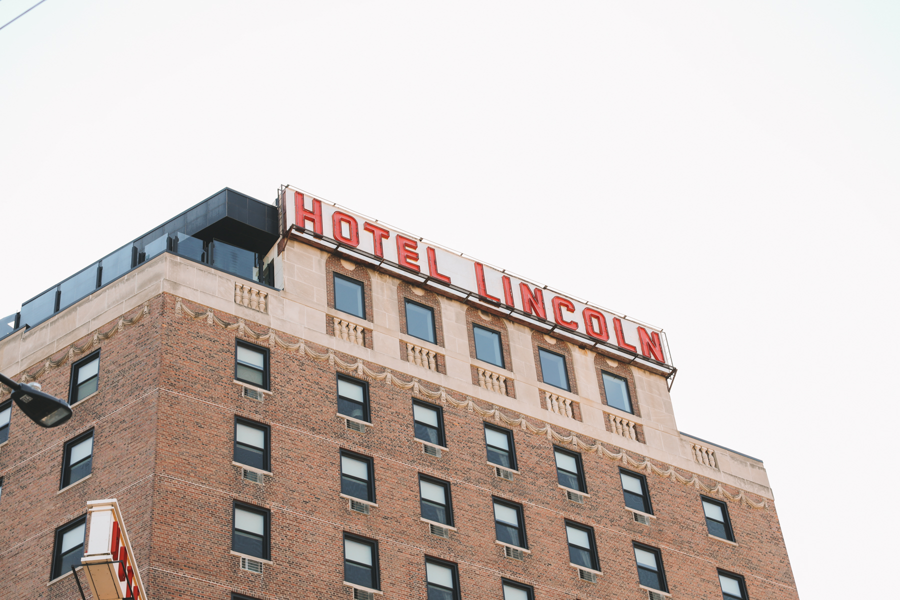 Hotel Lincoln signboard