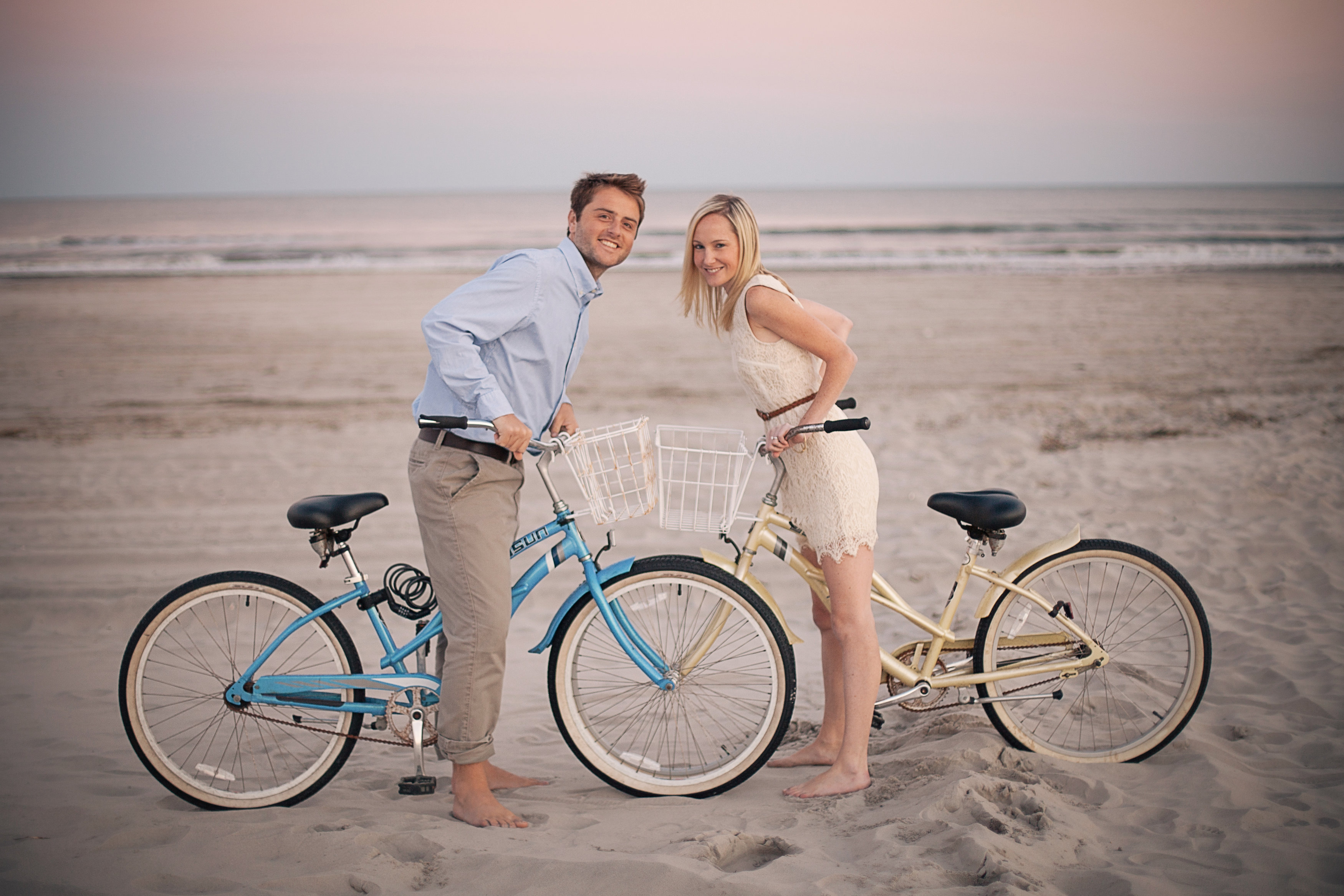 10 Things 5/10 | couple beach bike