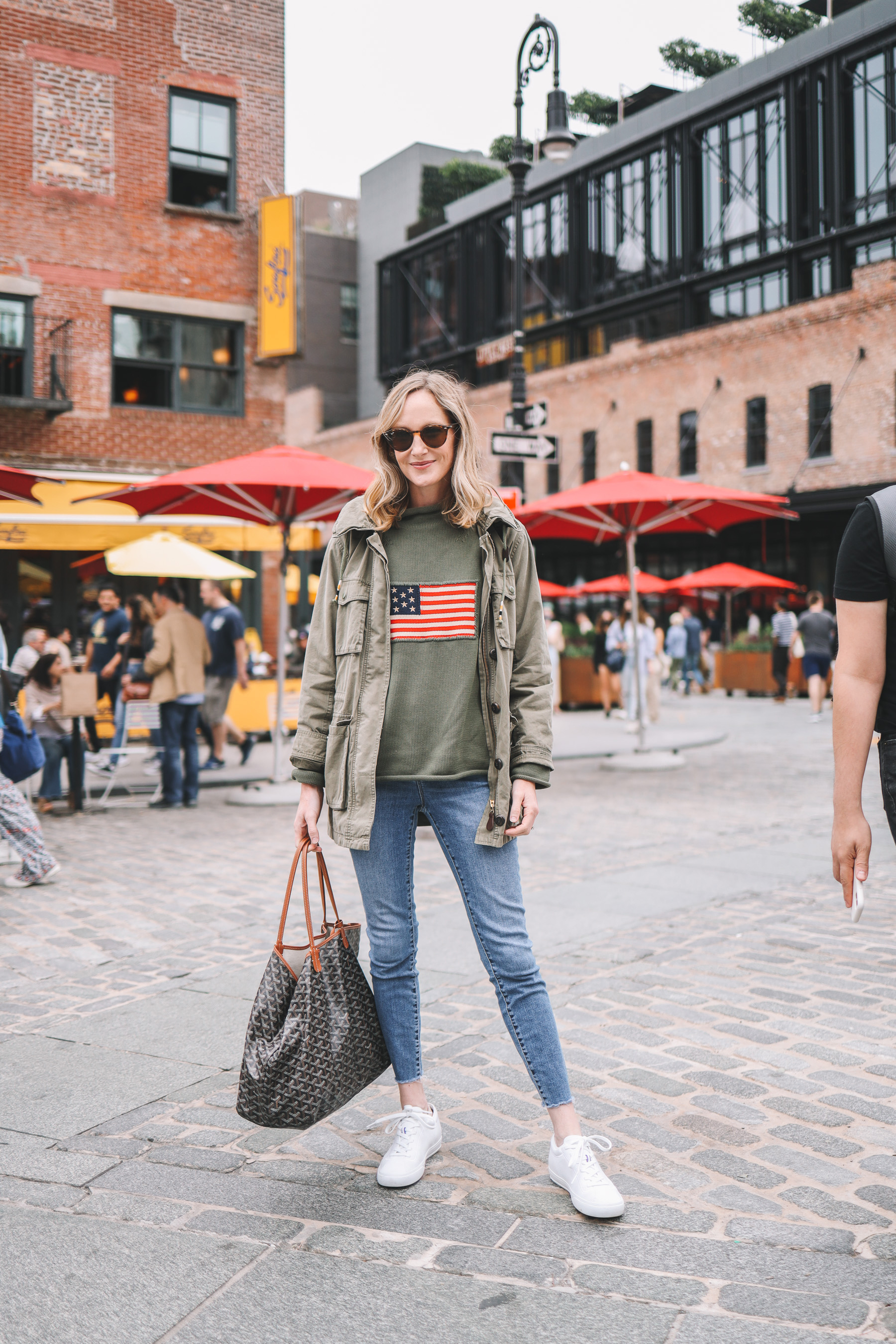 Casual Americana Travel Outfit, Kelly in the City