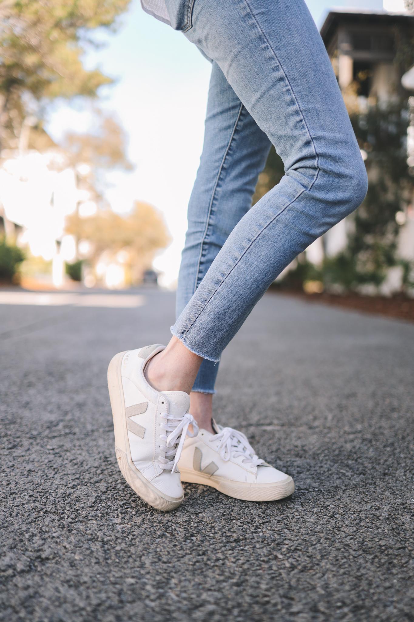 Skinny jeans and Veja Sneakers 